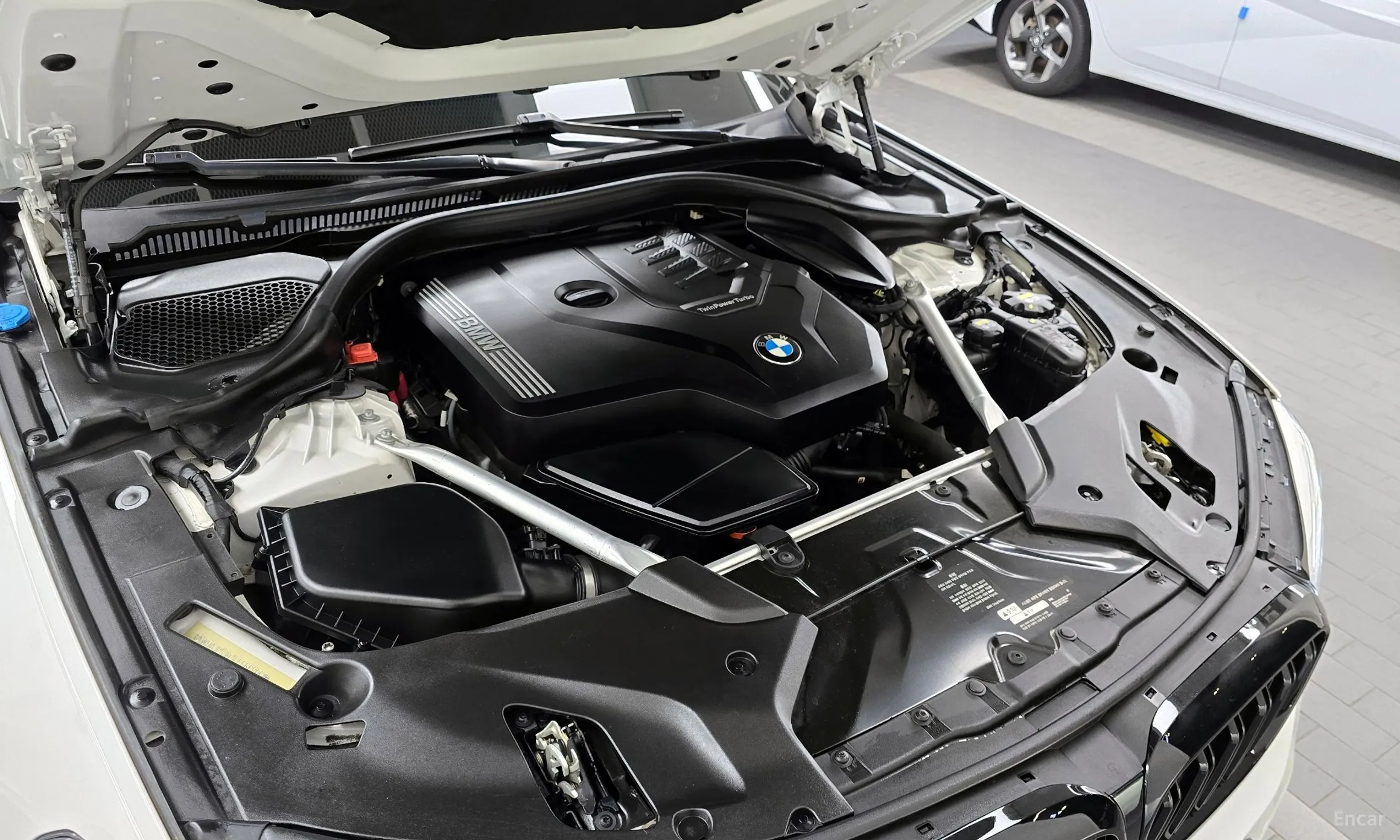 BMW 5 Series (G30) превью 6