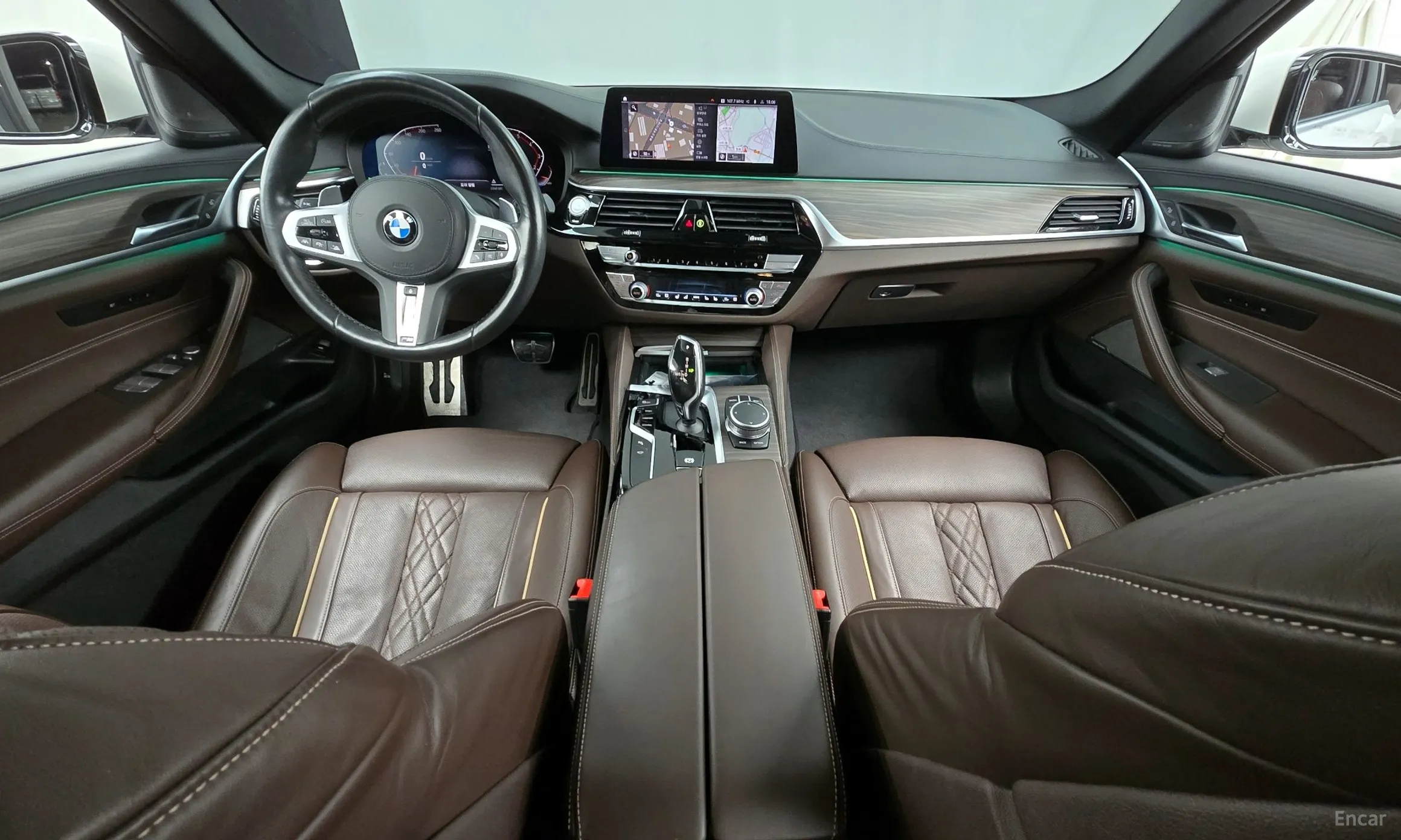 BMW 5 Series (G30) превью 7