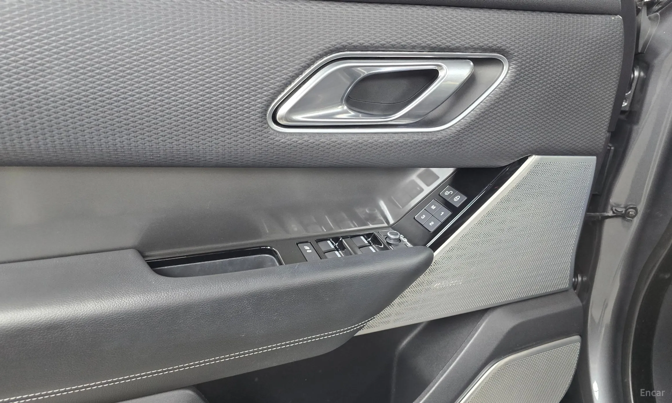 Land Rover Range Rover Bella превью 17