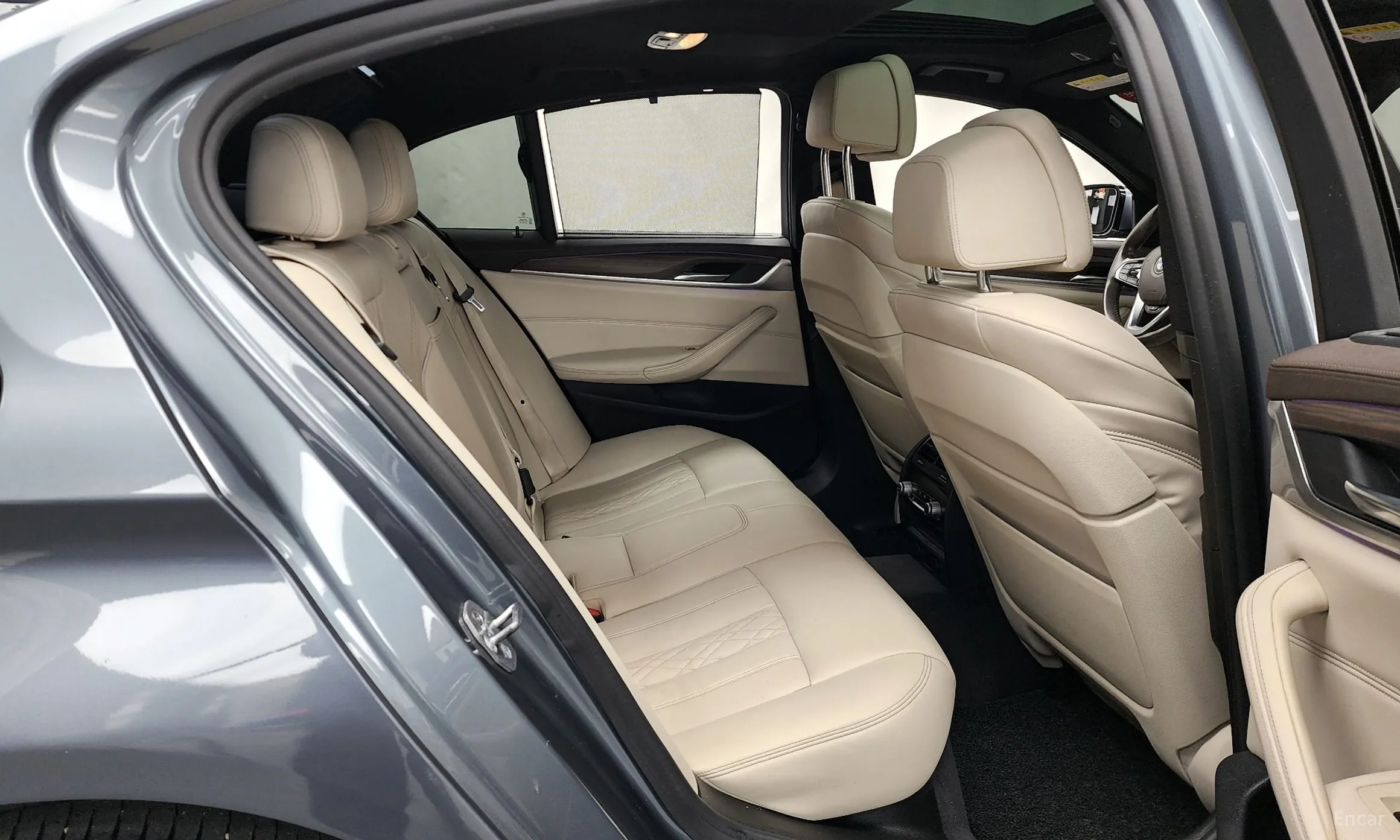 BMW 5 Series (G30) превью 12