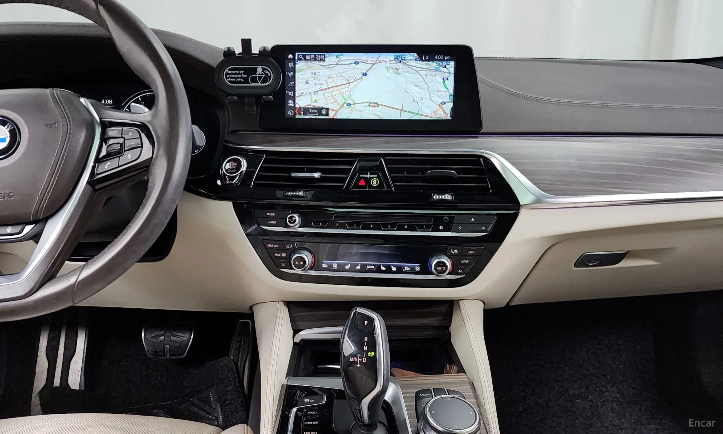 BMW 5 Series (G30) превью 14