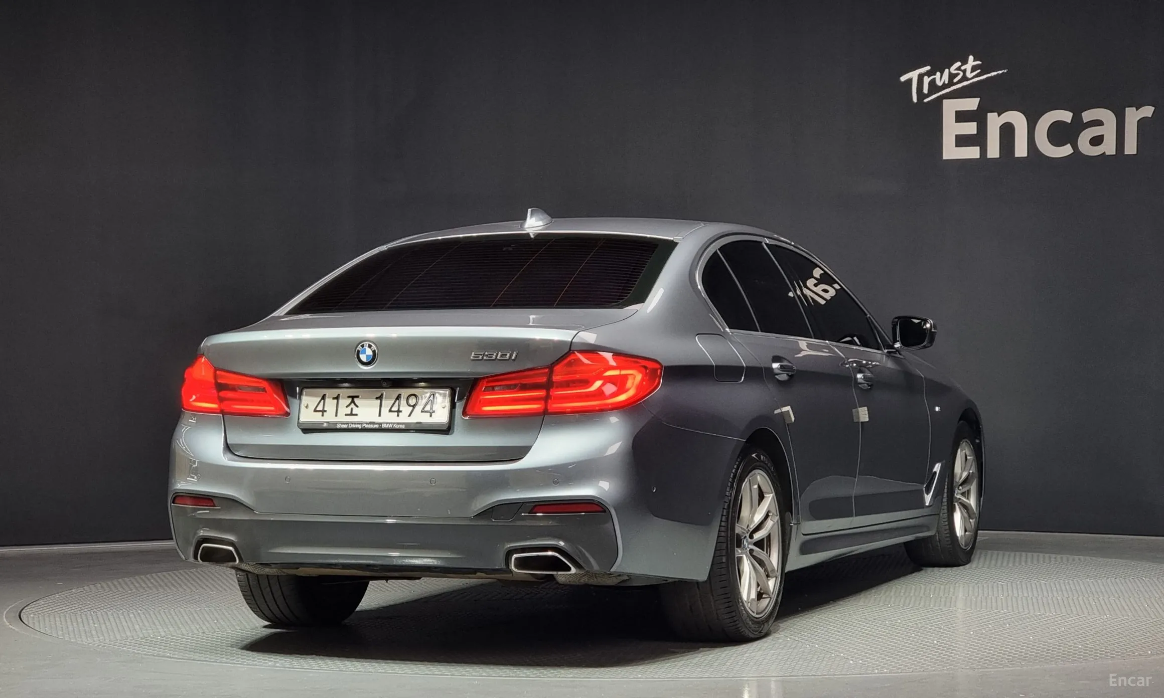 BMW 5 Series (G30) превью 2