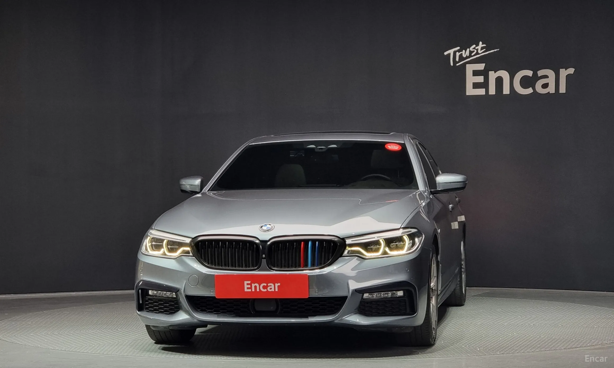 BMW 5 Series (G30) превью 3