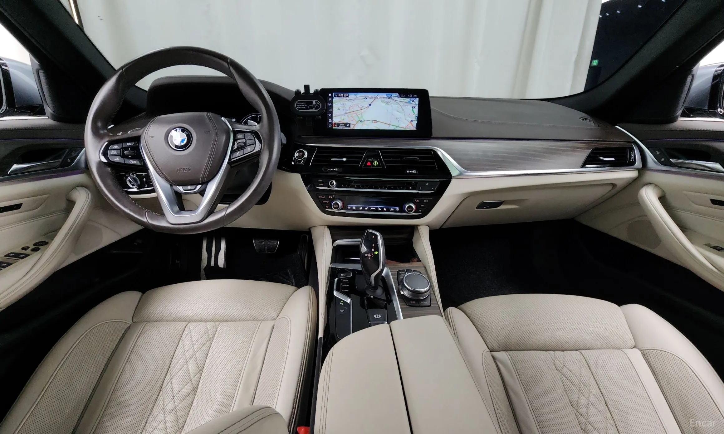 BMW 5 Series (G30) превью 7