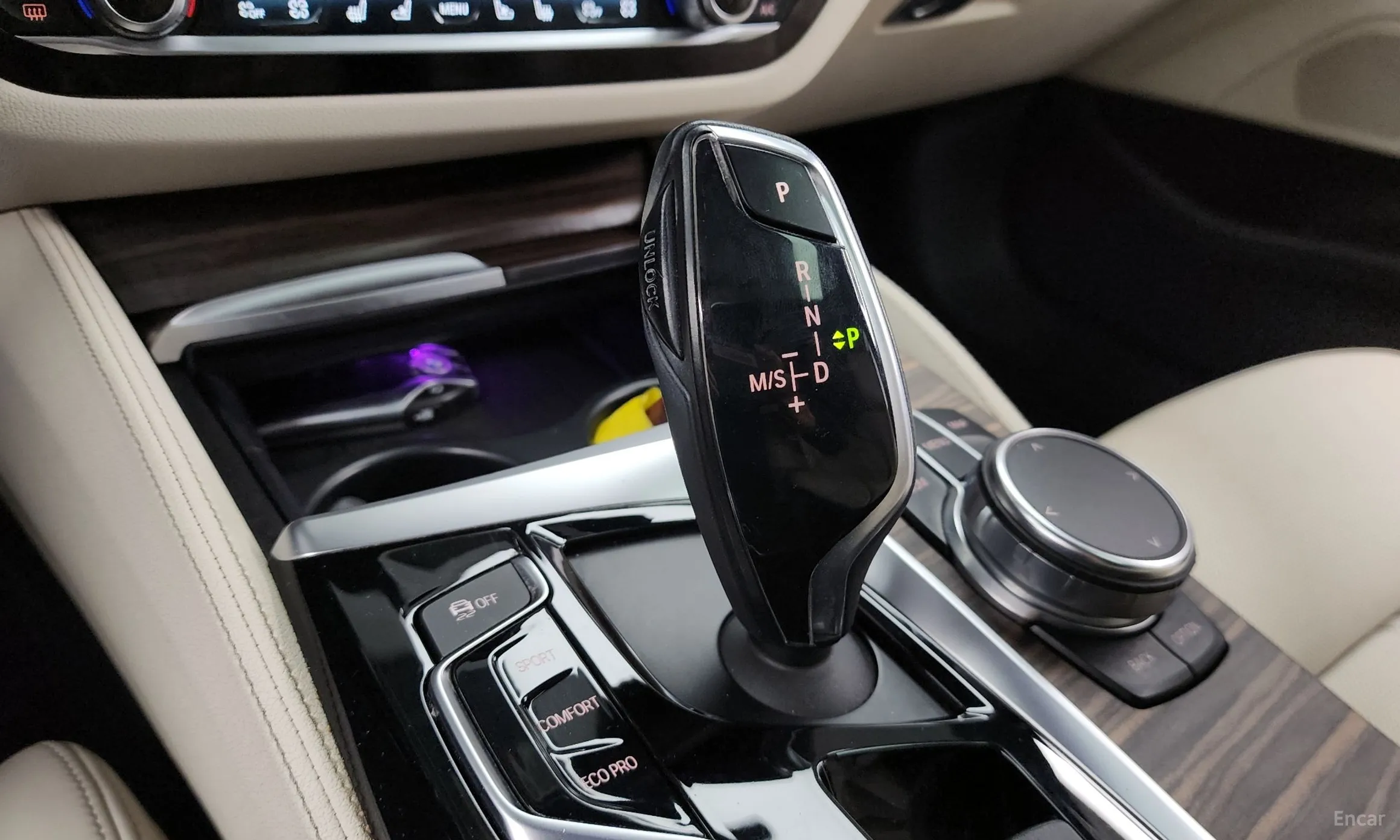 BMW 5 Series (G30) превью 9