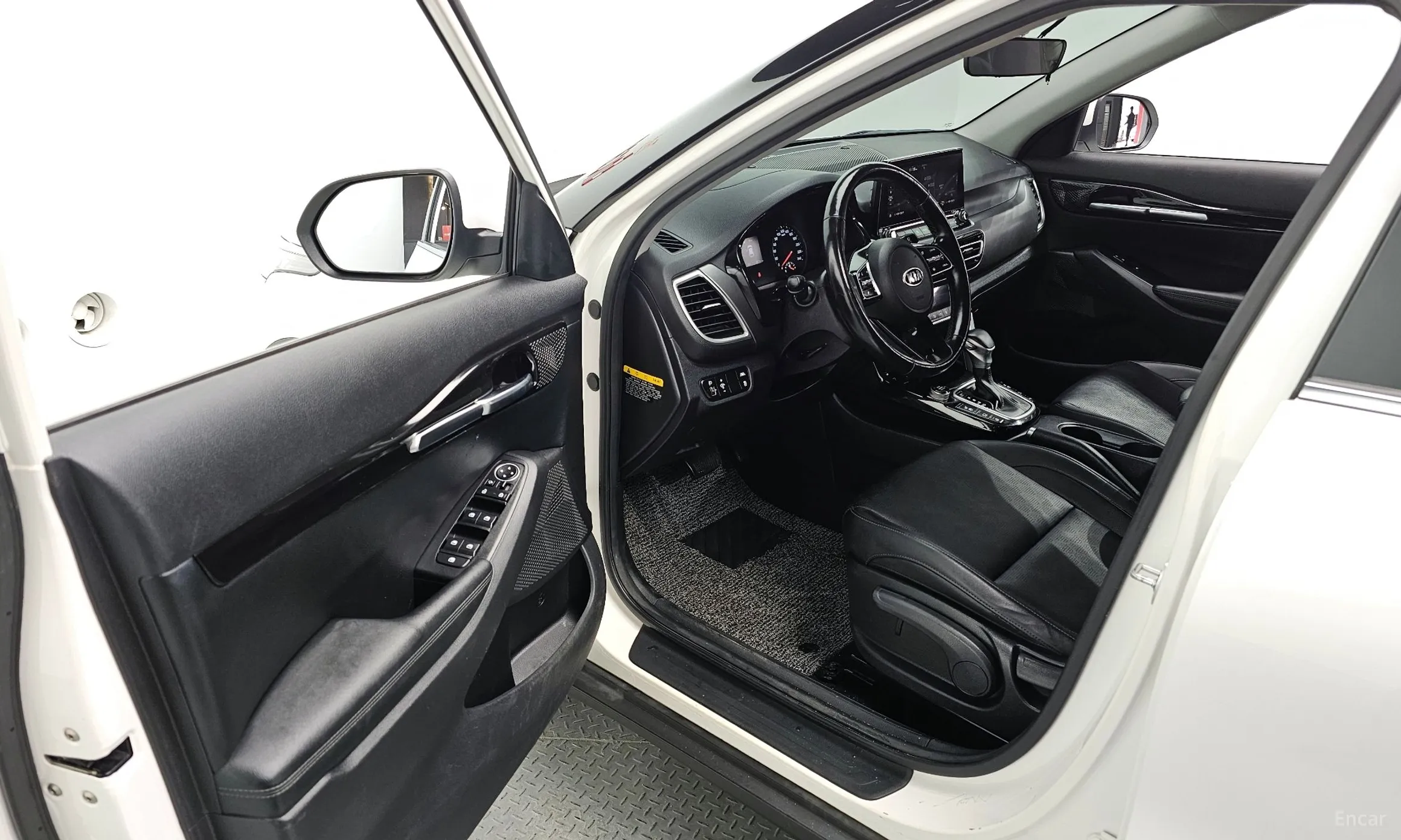 Kia Seltos превью 10