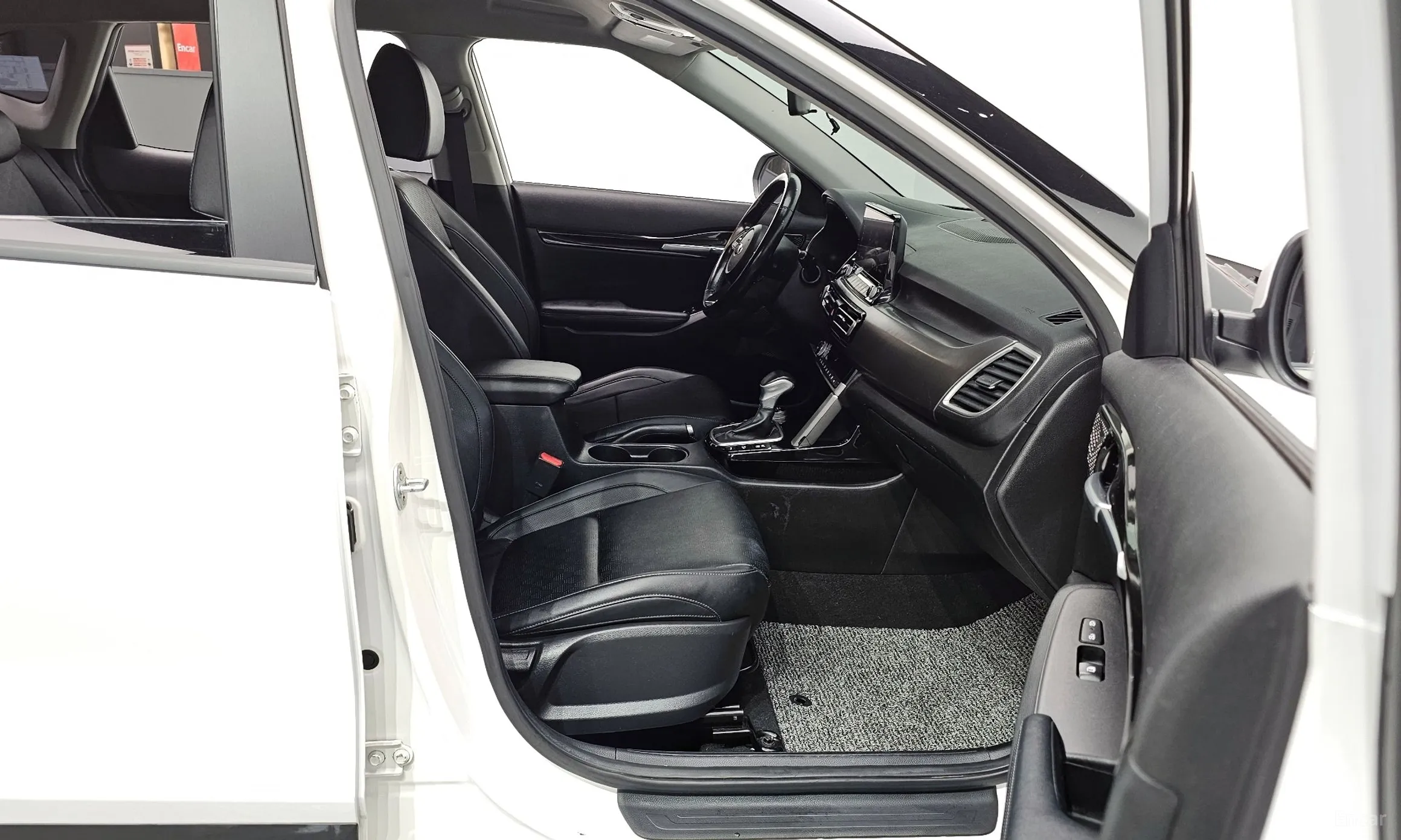 Kia Seltos превью 11