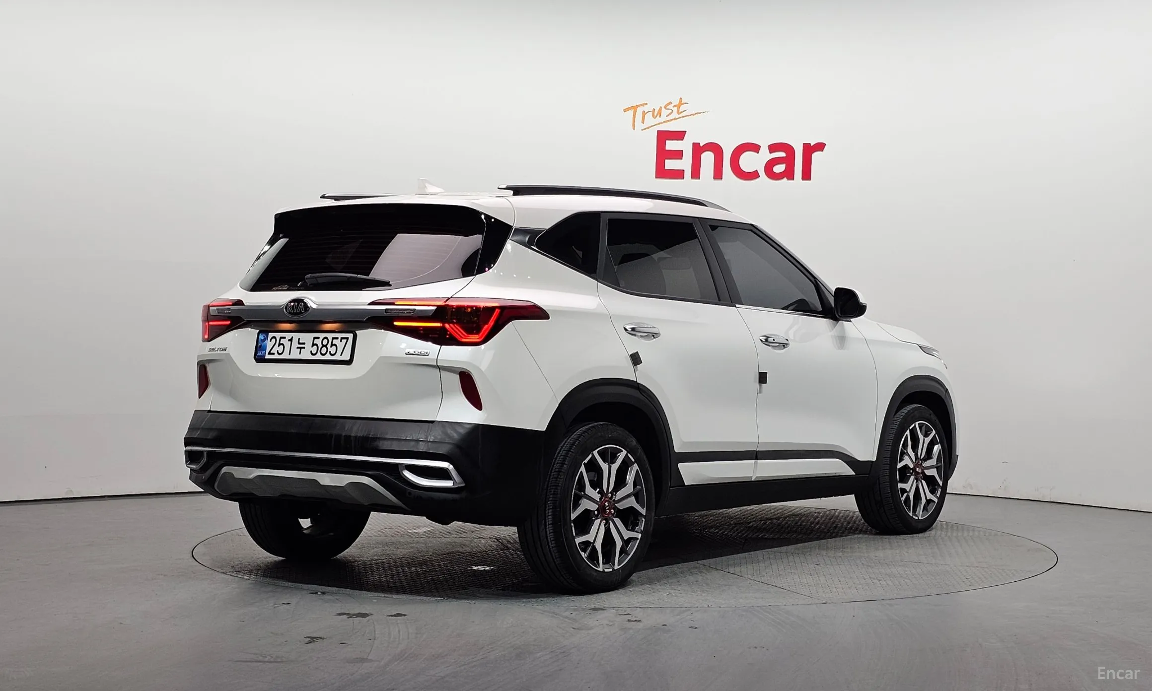 Kia Seltos превью 2