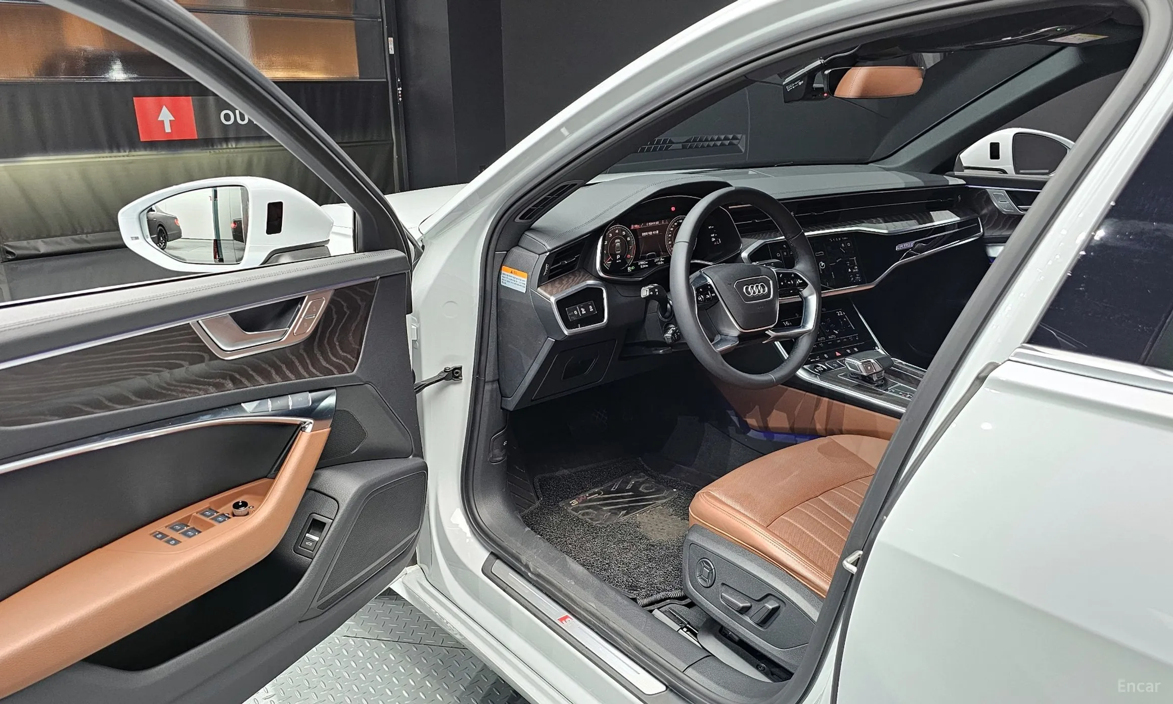 Audi A6 (C8) превью 11