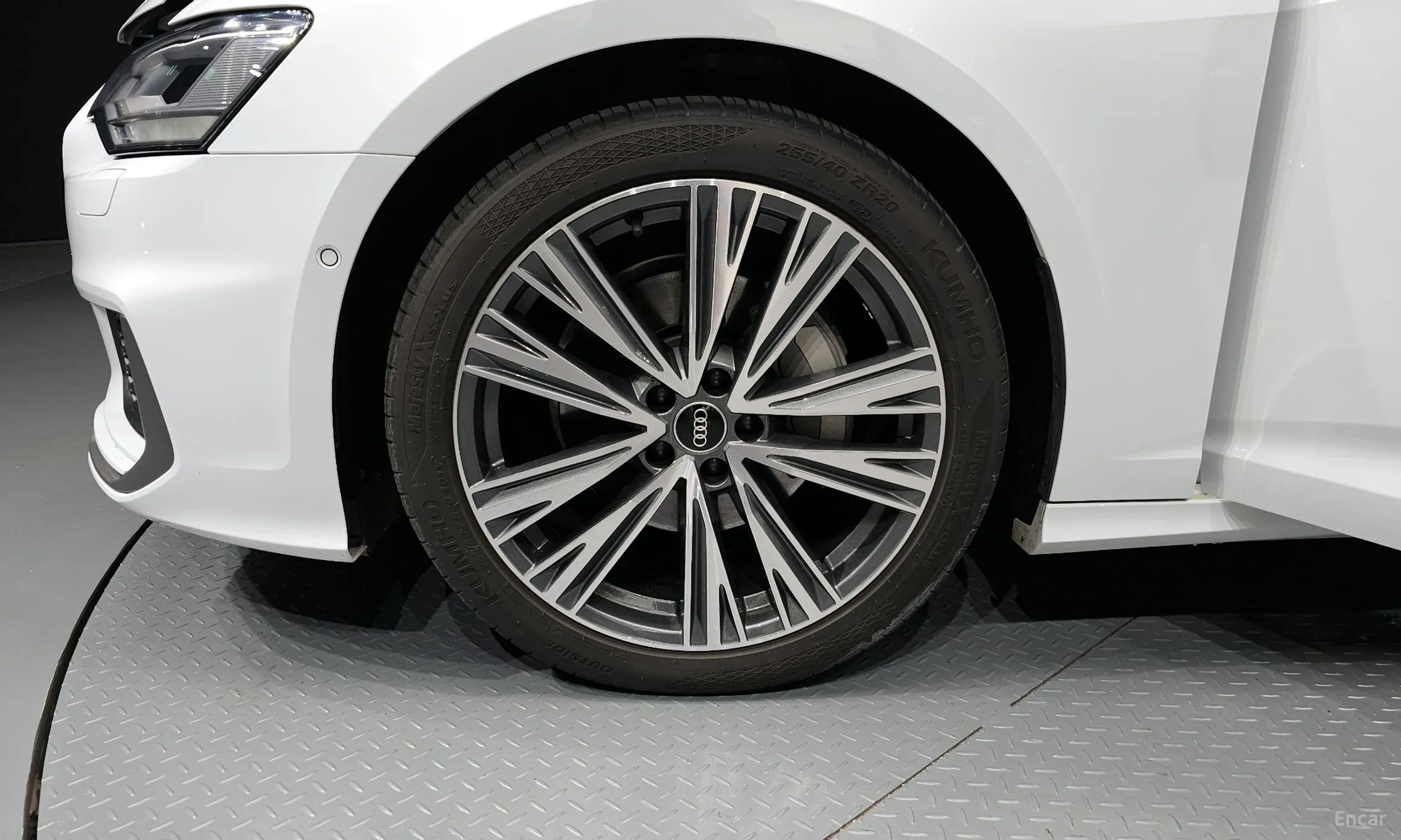 Audi A6 (C8) превью 5