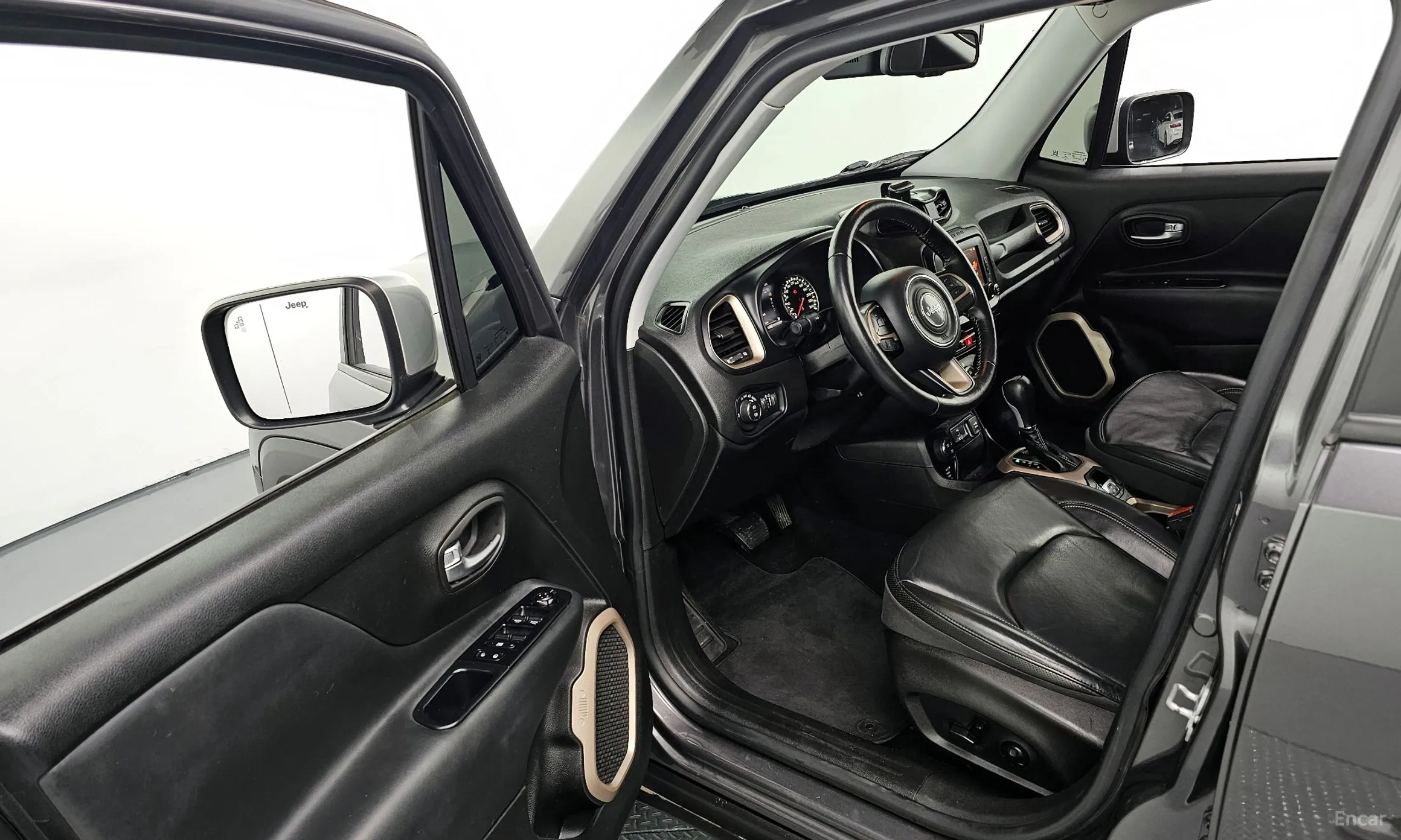 Jeep Renegade превью 10