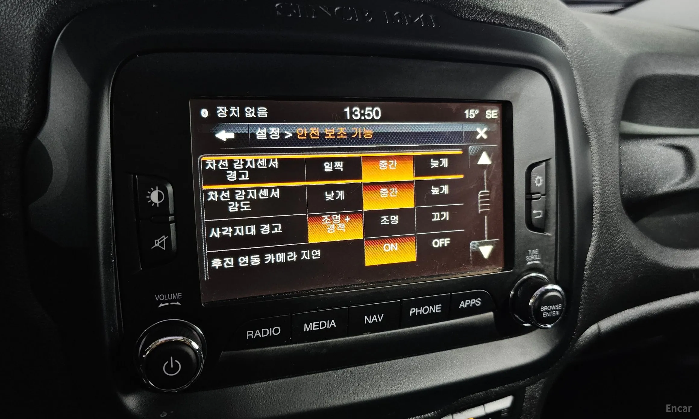 Jeep Renegade превью 17