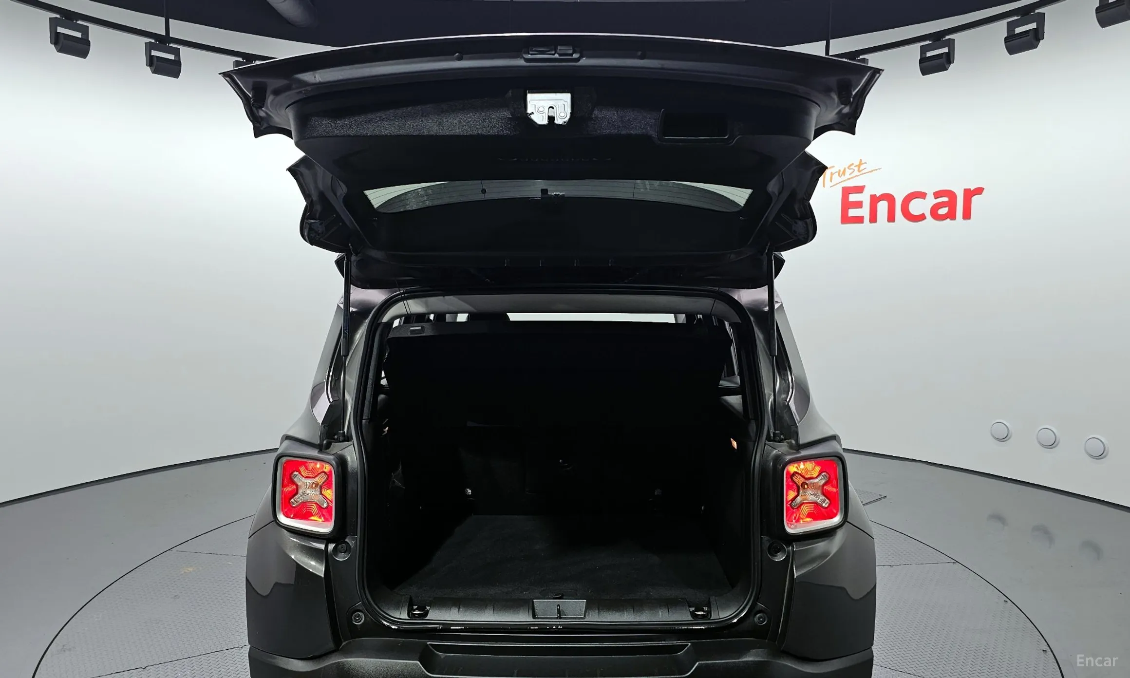 Jeep Renegade превью 20