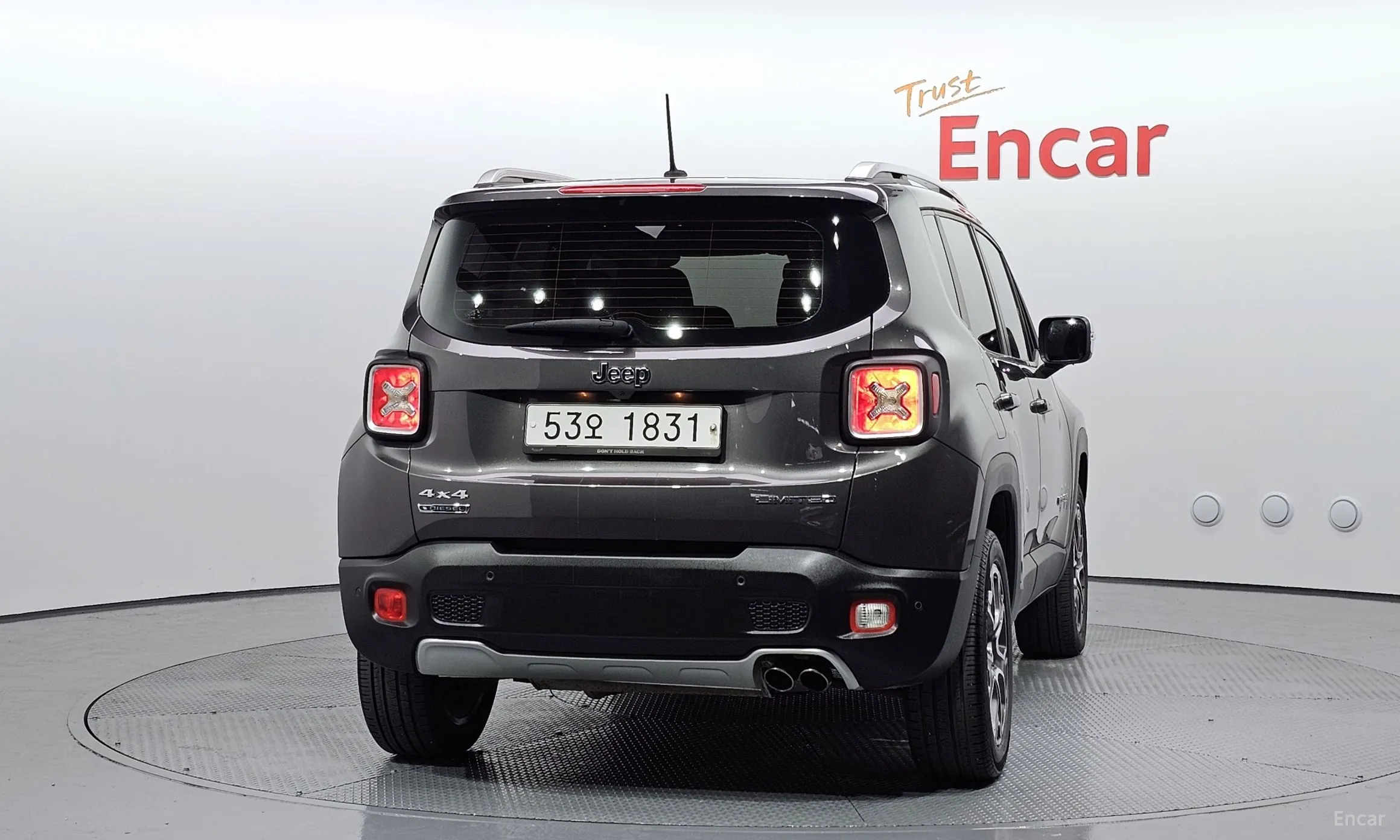 Jeep Renegade превью 4