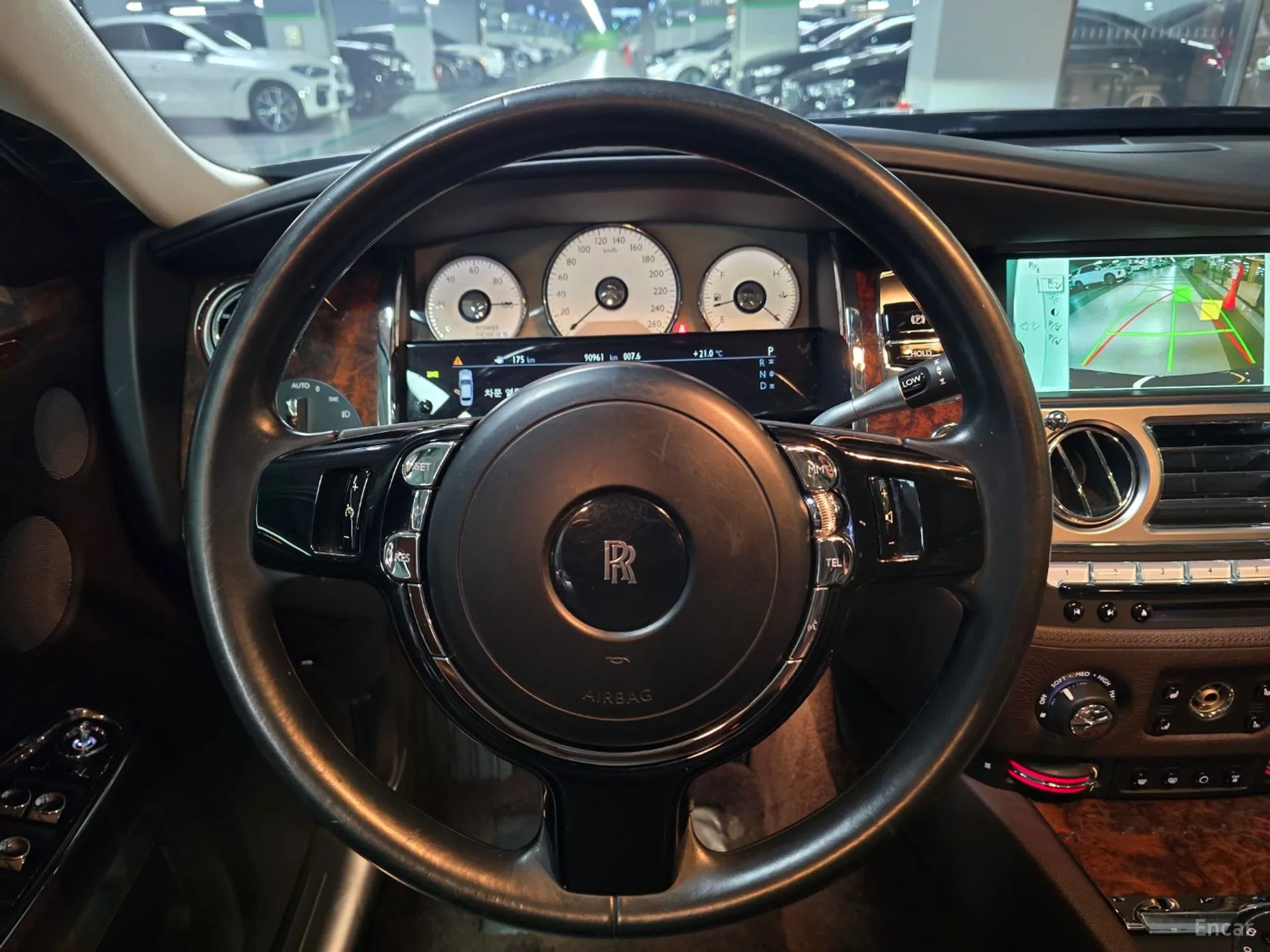 Rolls-Royce Ghost превью 10