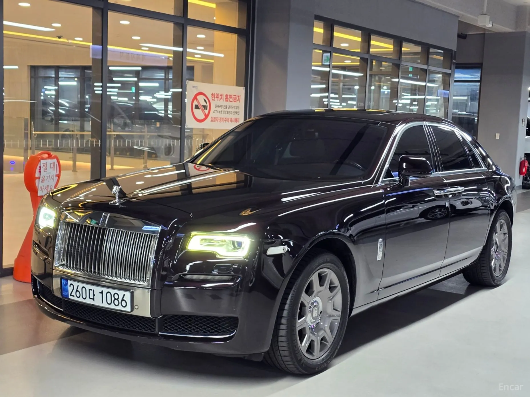 Rolls-Royce Ghost превью 2