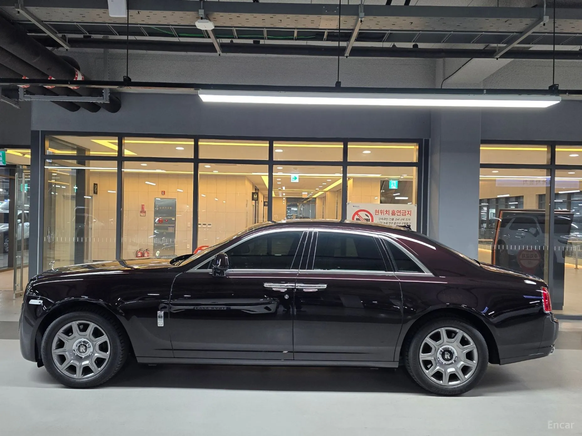 Rolls-Royce Ghost превью 3