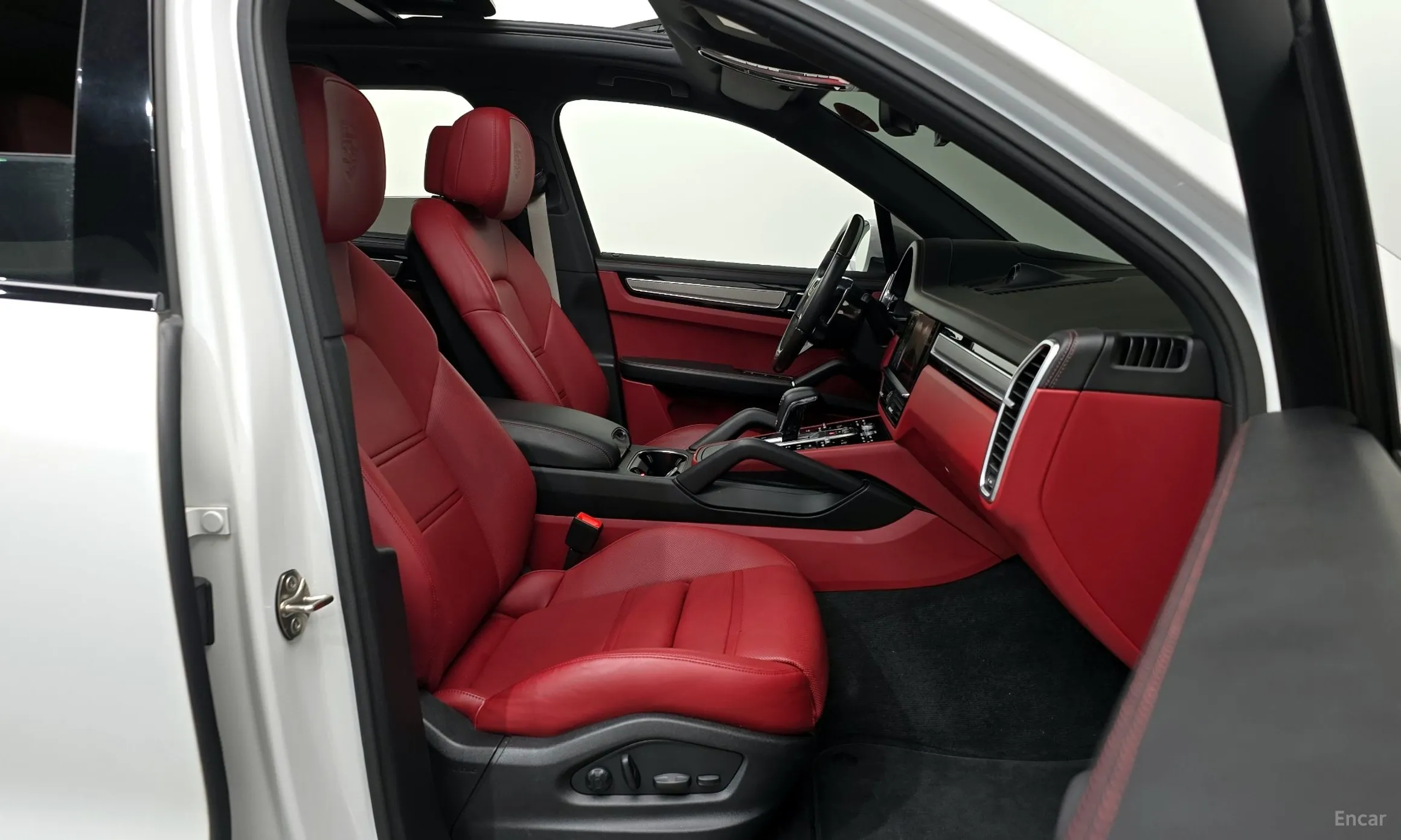 Porsche Cayenne (PO536) превью 10