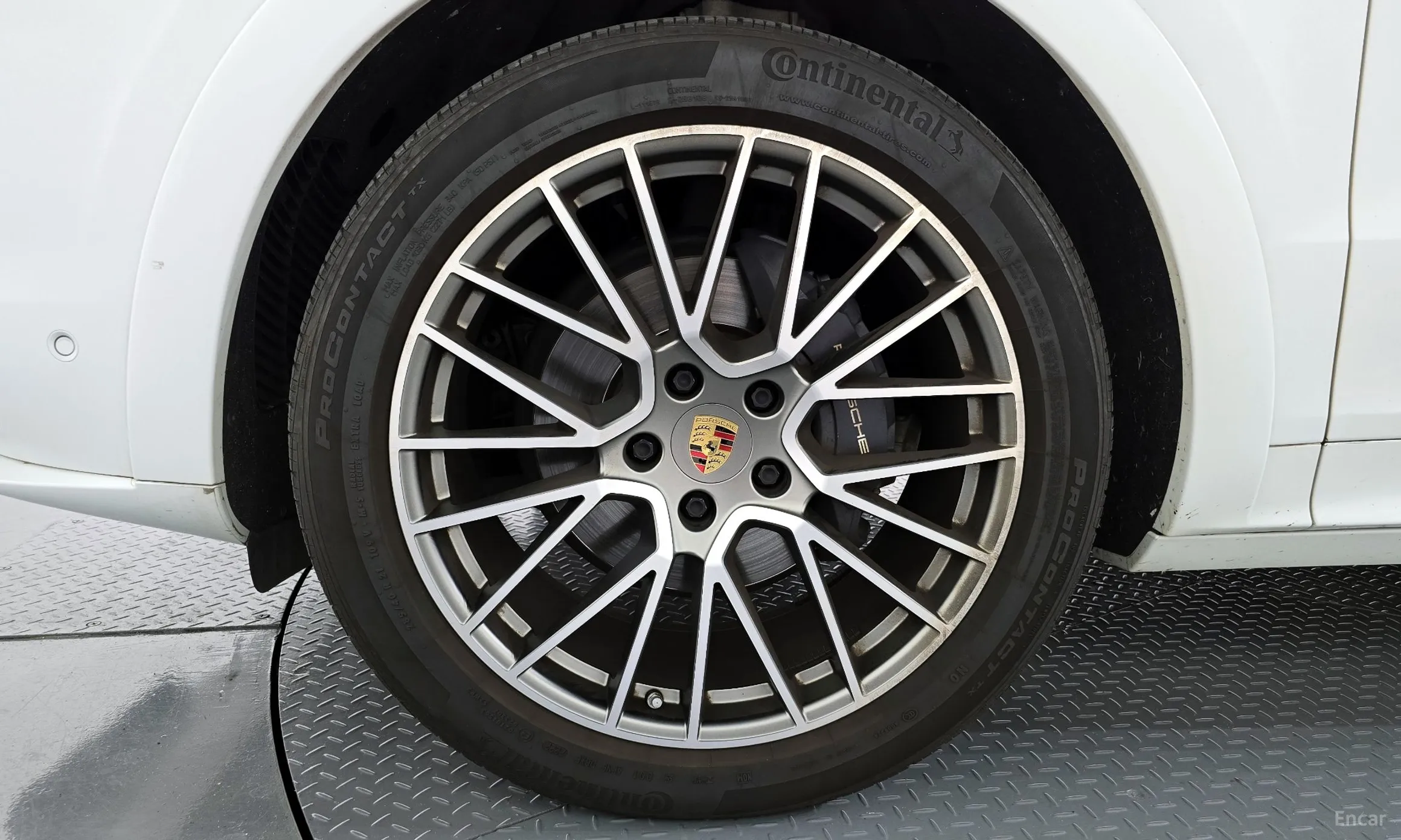 Porsche Cayenne (PO536) превью 5