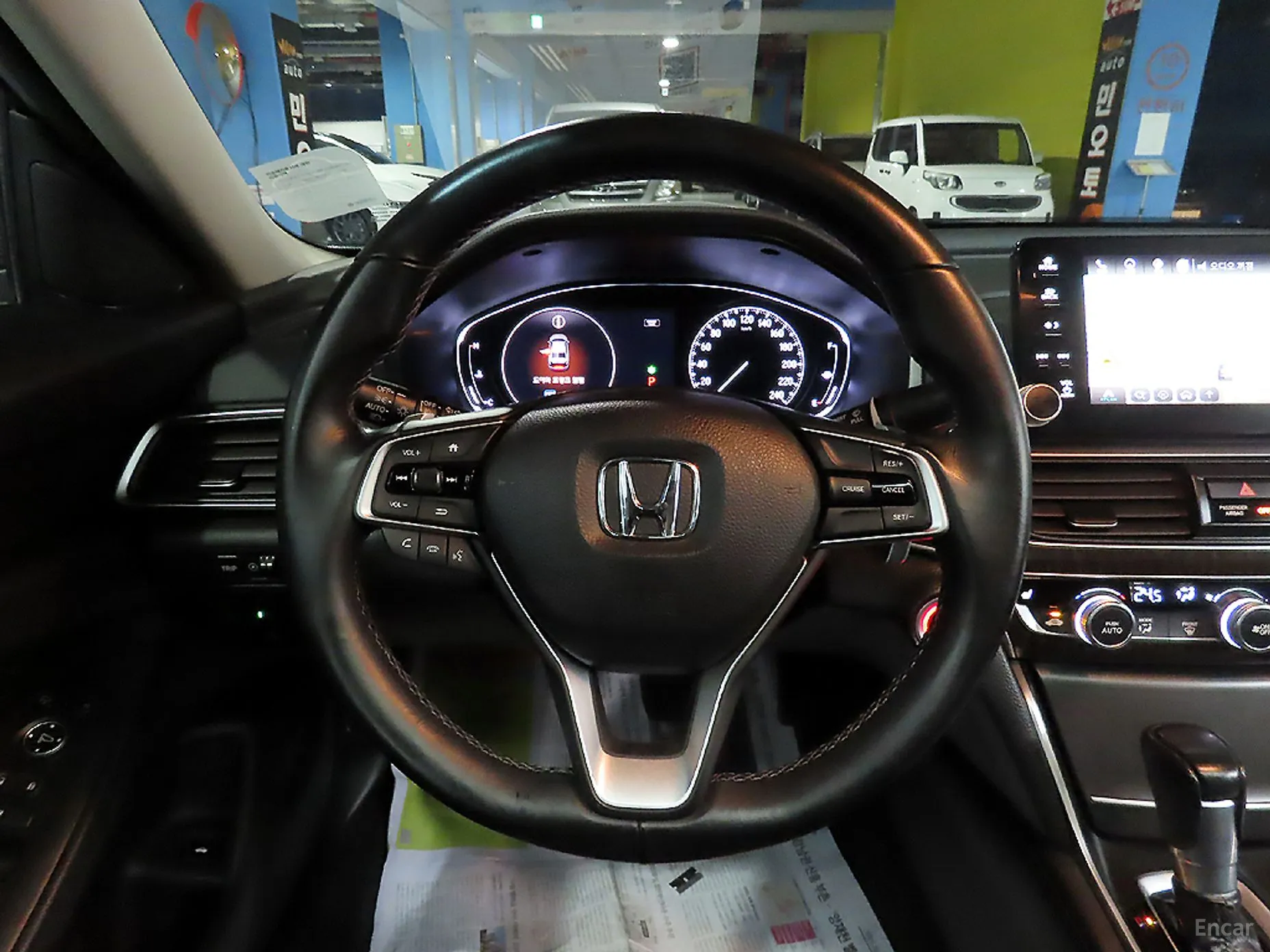 Honda Accord 10th Generation превью 10