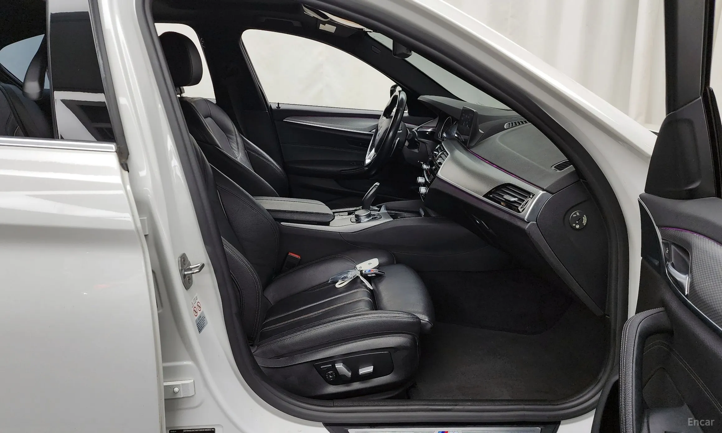 BMW 5 Series (G30) превью 11