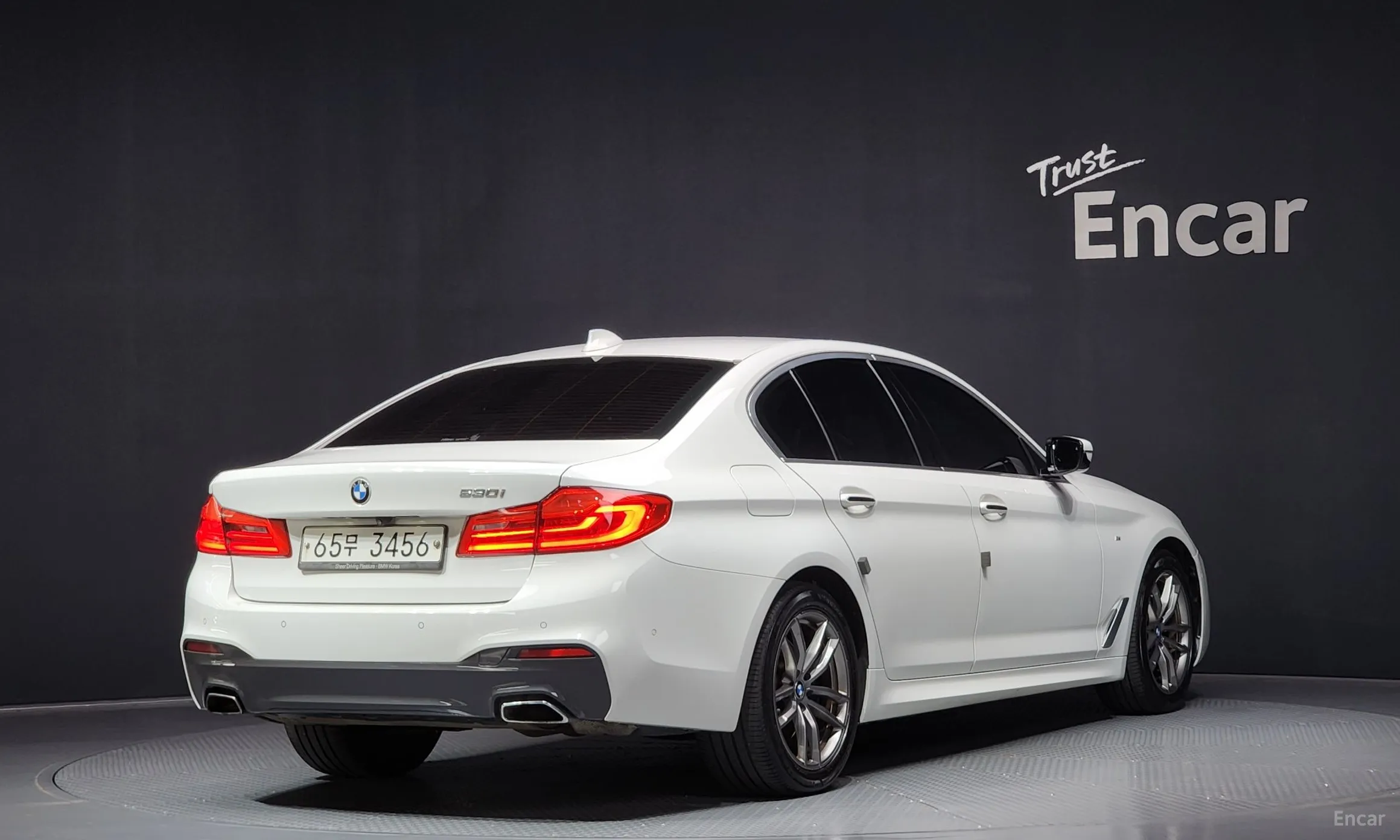BMW 5 Series (G30) превью 2