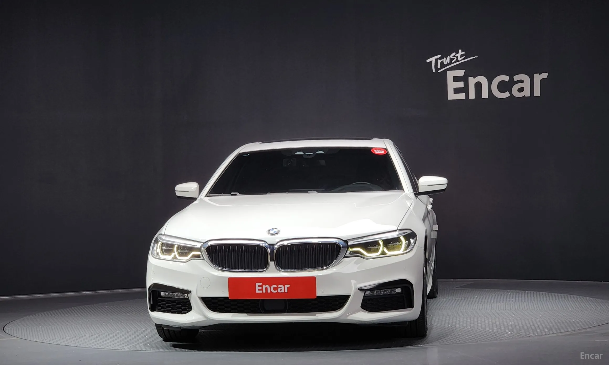 BMW 5 Series (G30) превью 3