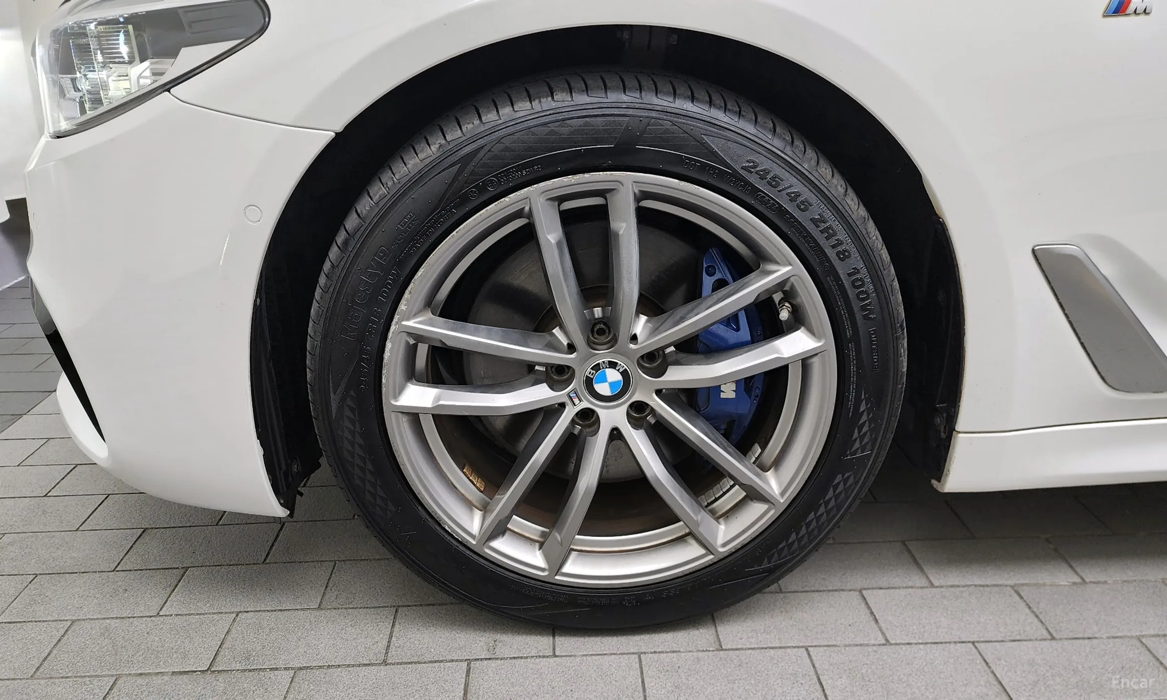 BMW 5 Series (G30) превью 5