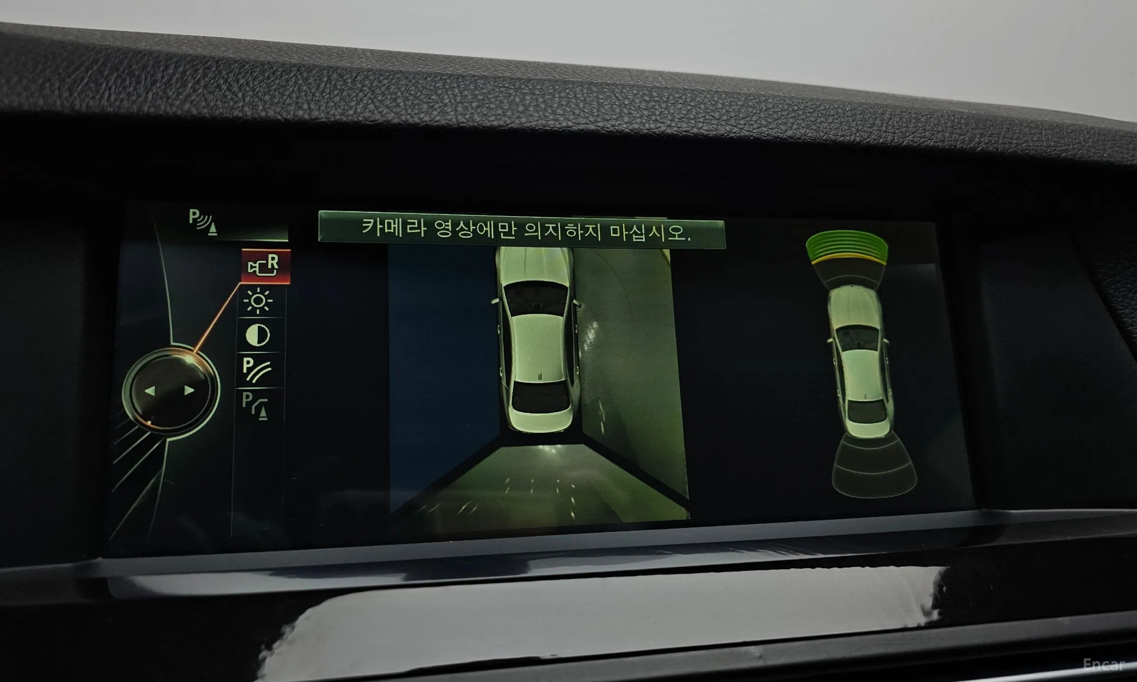 BMW 5 Series (F10) превью 16
