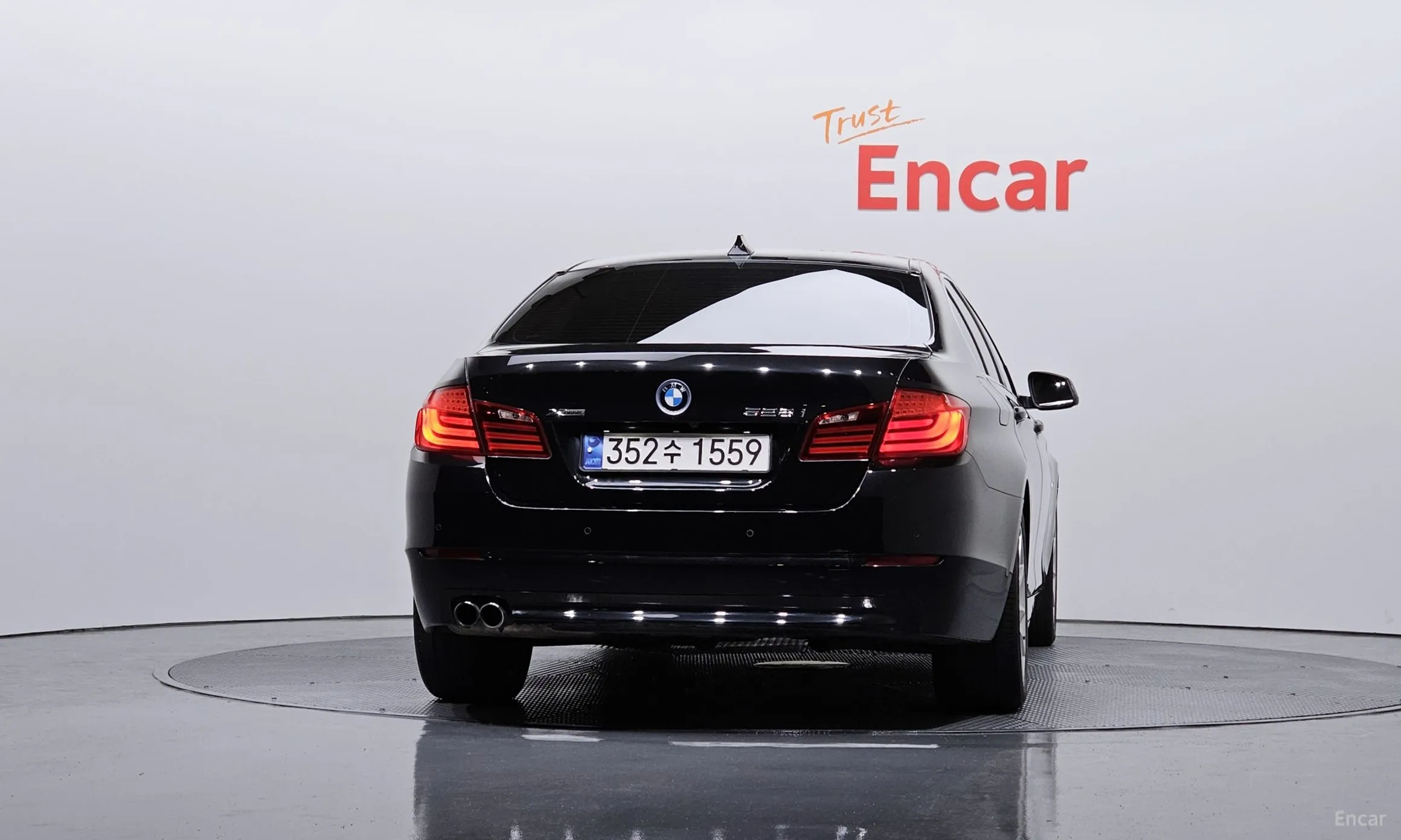 BMW 5 Series (F10) превью 4