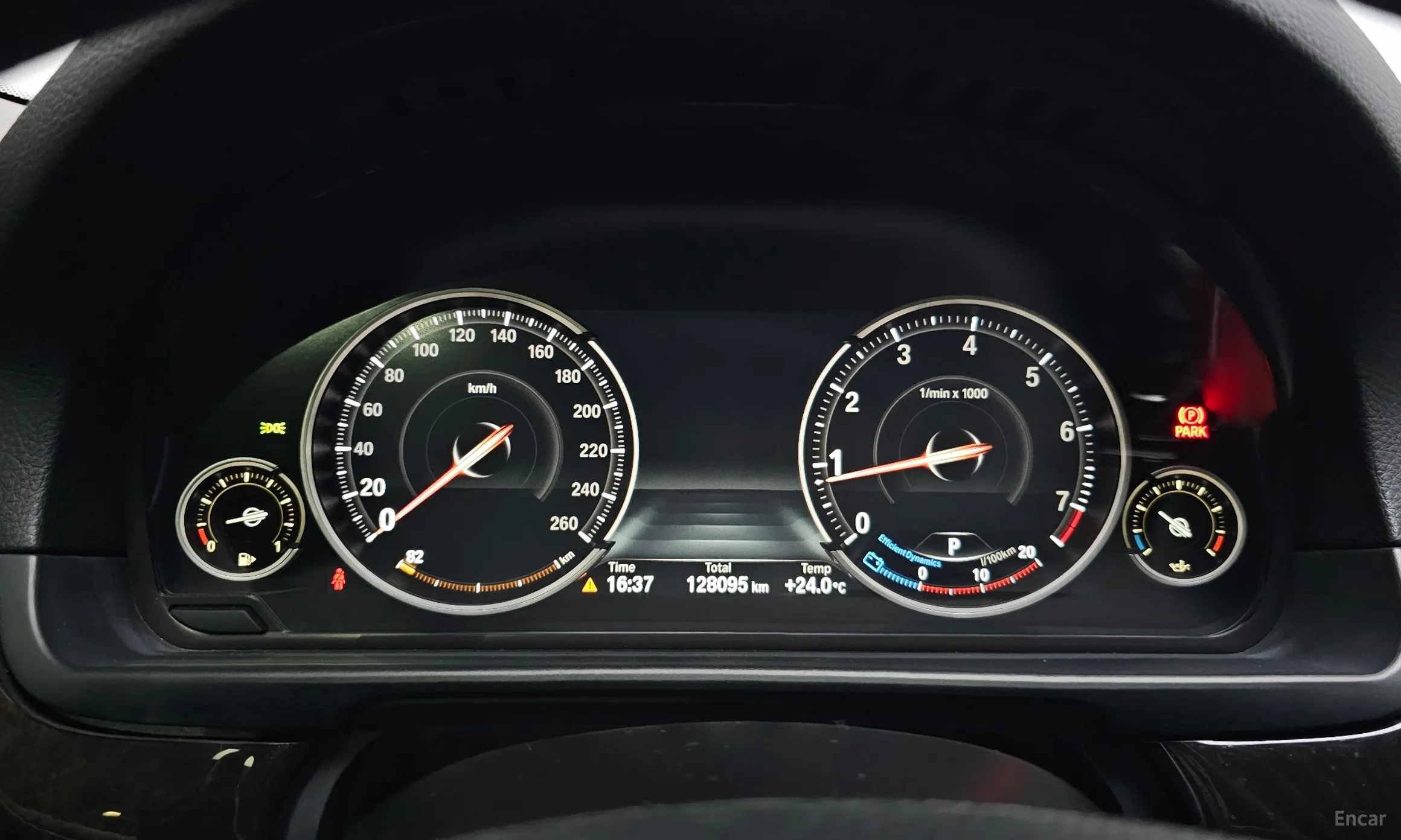 BMW 5 Series (F10) превью 8