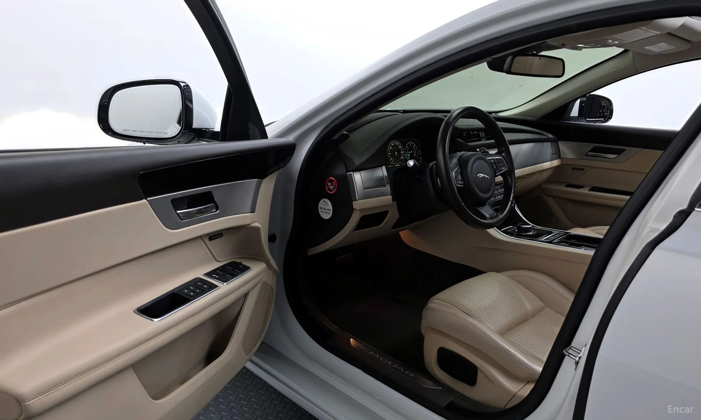 Jaguar XF (x260) превью 10