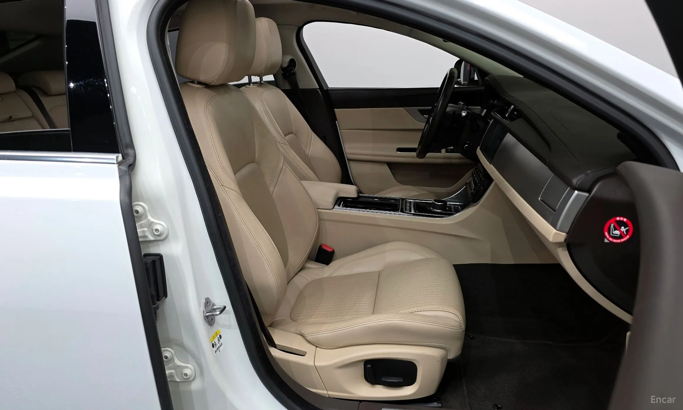 Jaguar XF (x260) превью 11