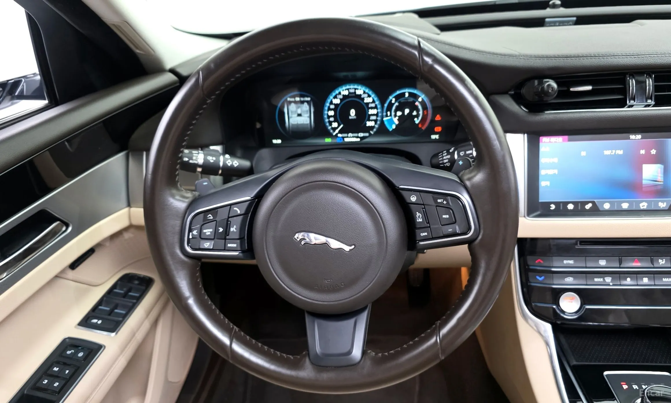 Jaguar XF (x260) превью 13