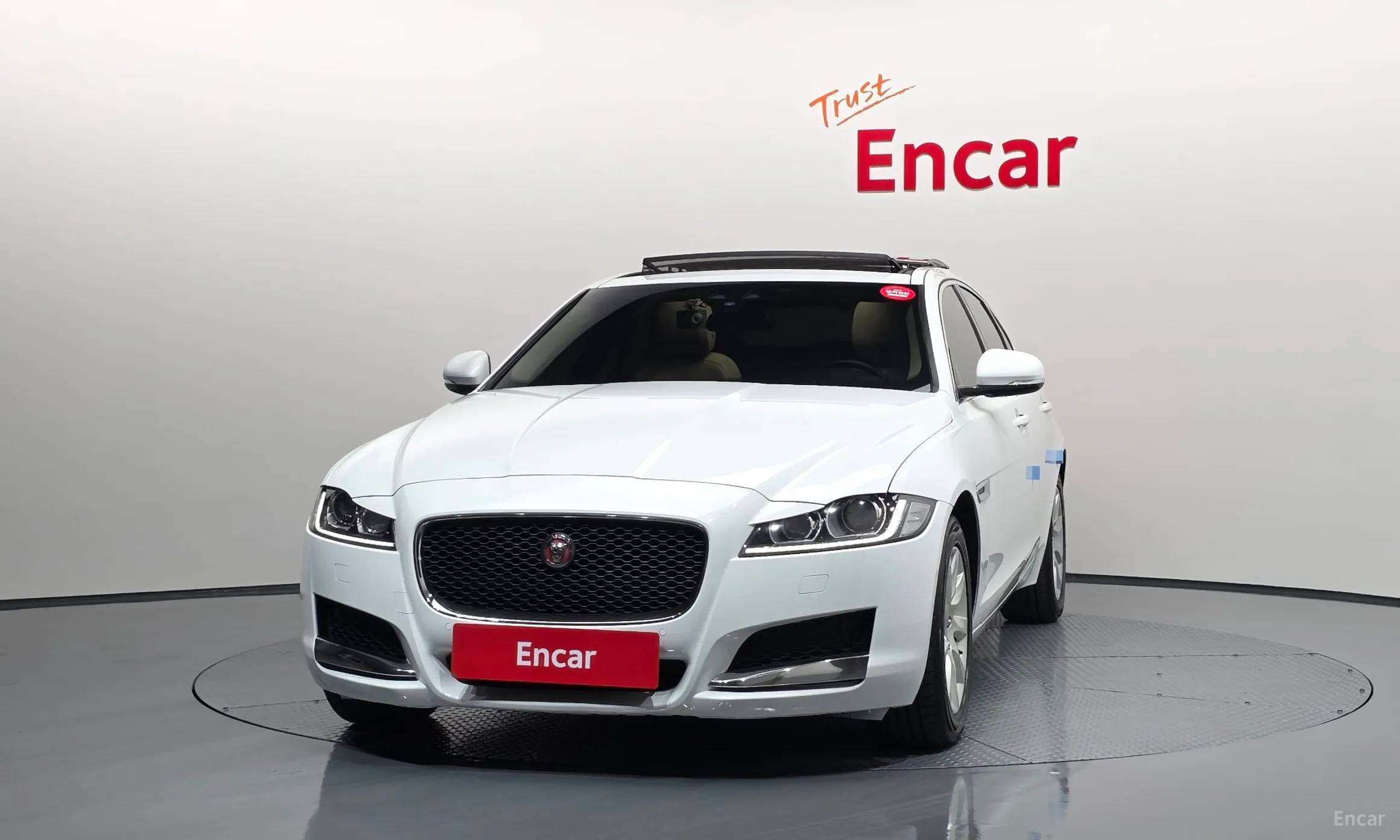 Jaguar XF (x260) превью 3