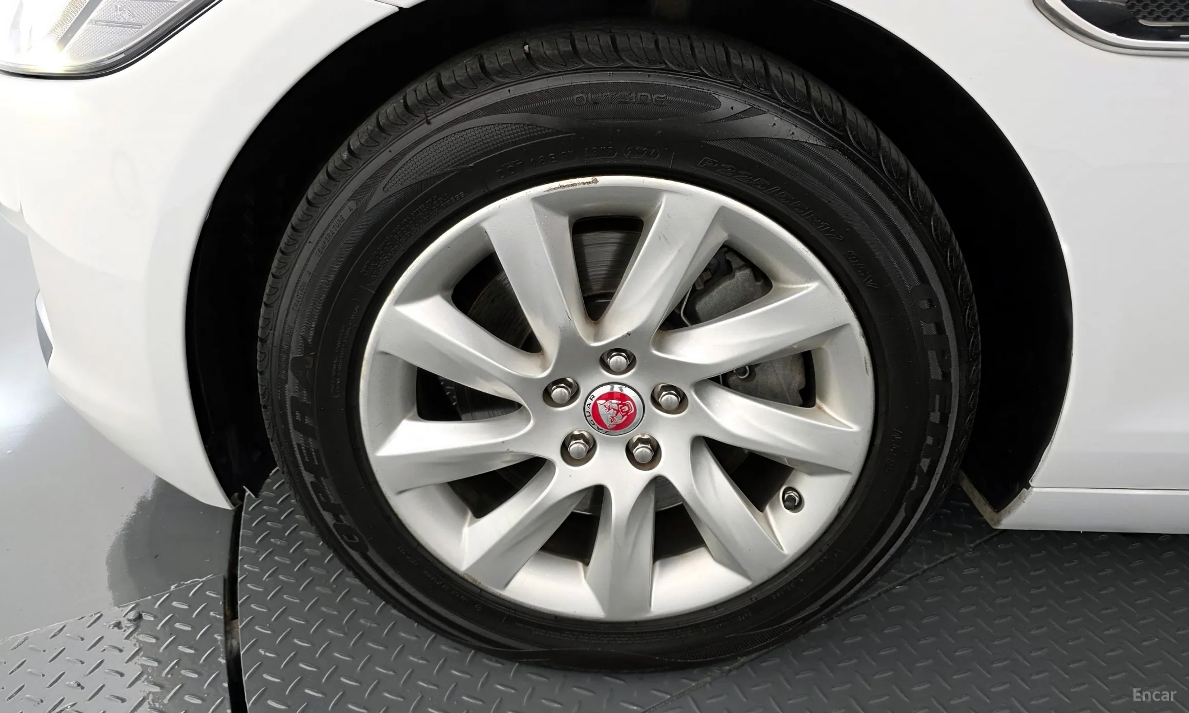Jaguar XF (x260) превью 5