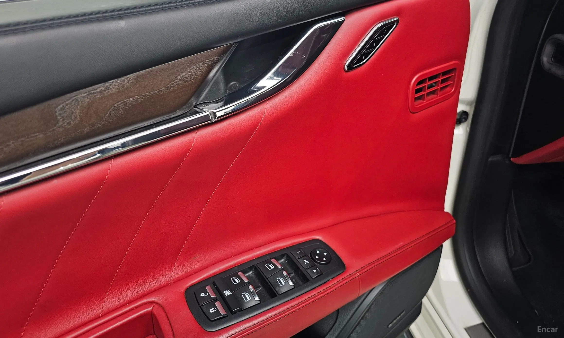 Maserati Quattroporte превью 17