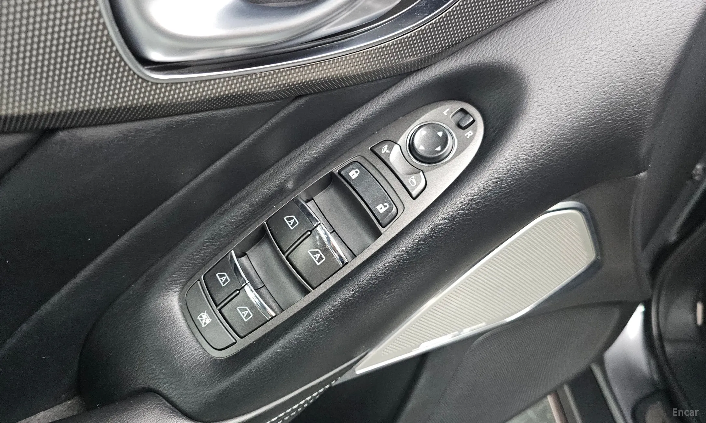 Infiniti Q50 превью 18