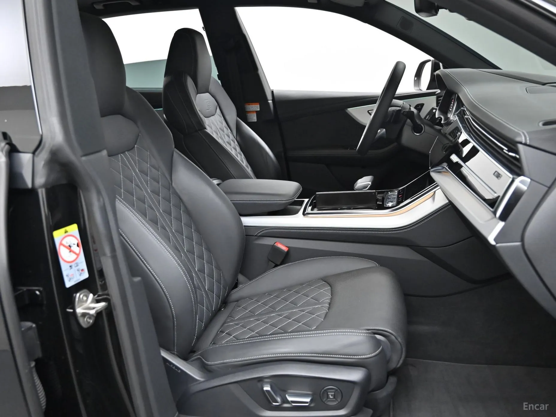 Audi Q8 (4M) превью 10