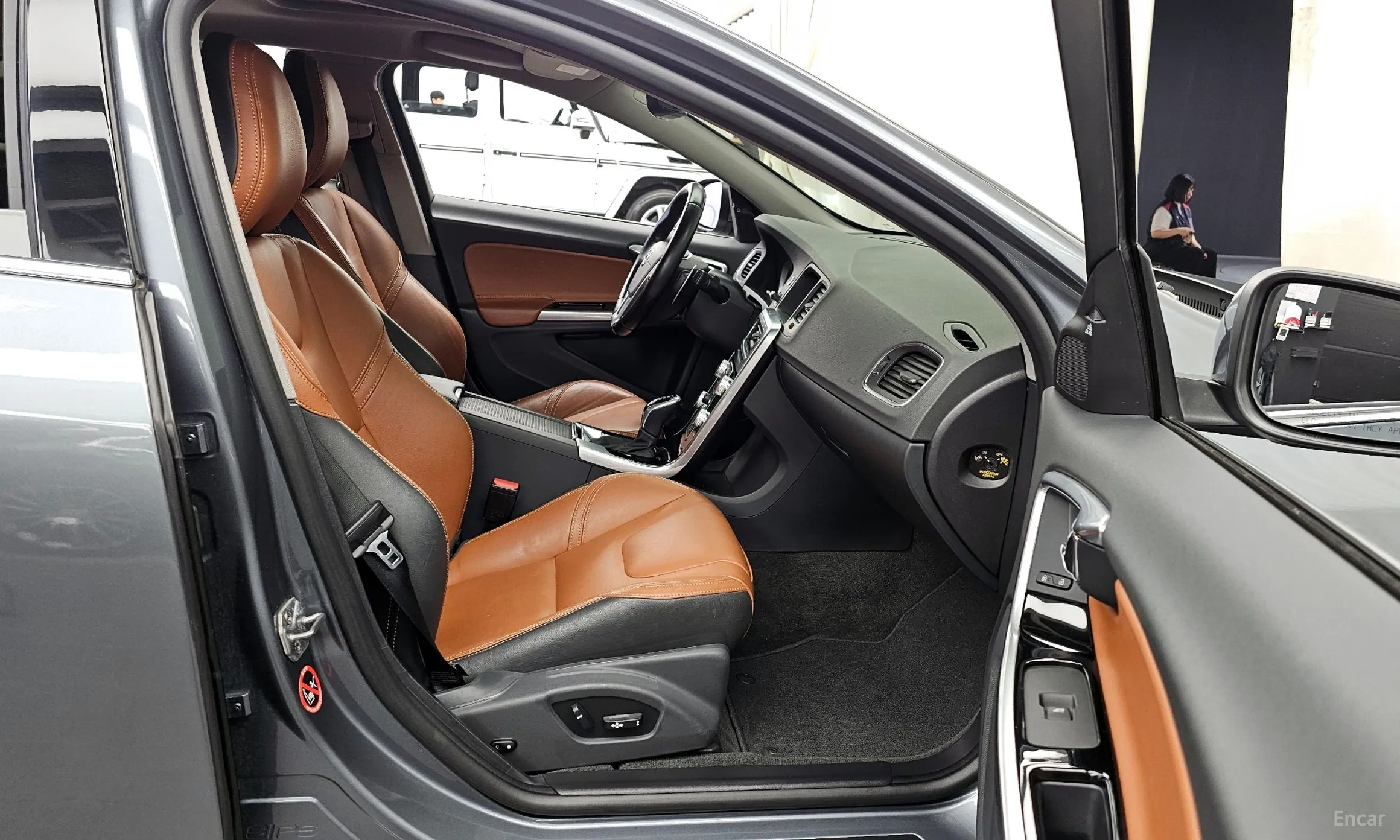 Volvo S60 превью 11