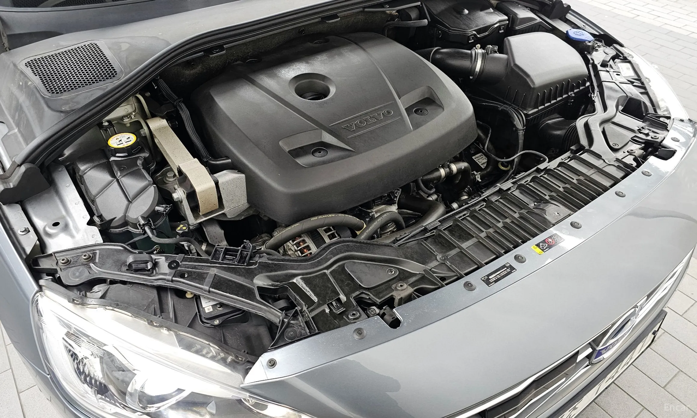 Volvo S60 превью 6