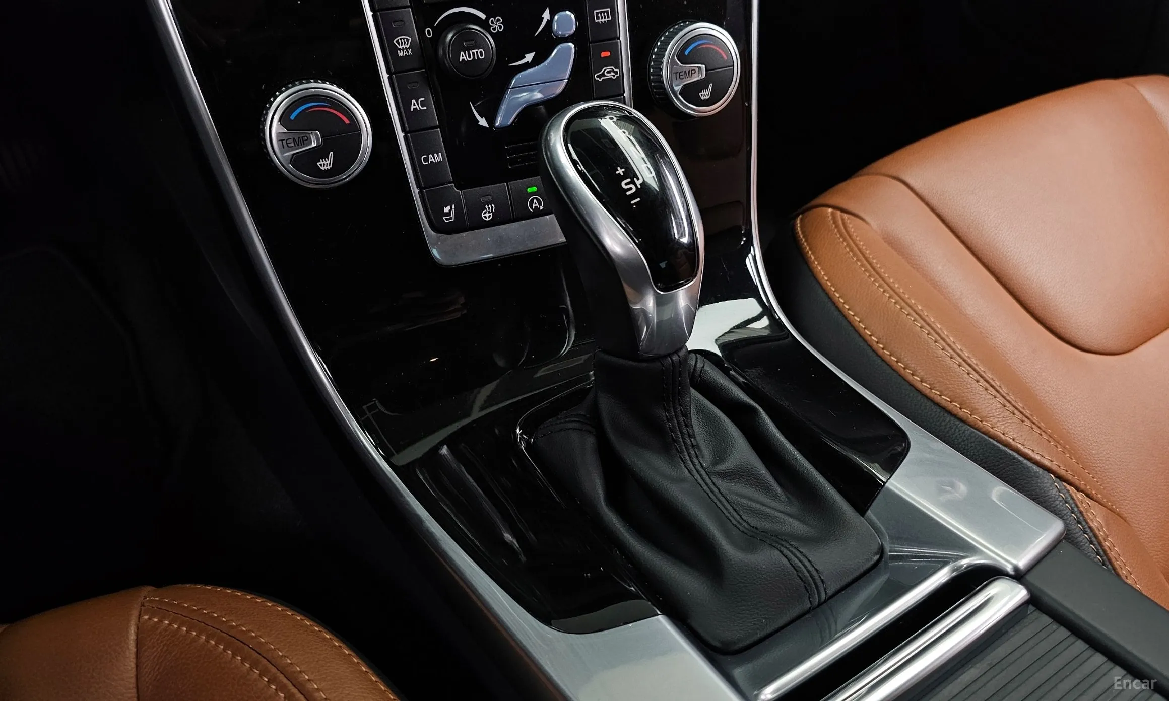 Volvo S60 превью 9