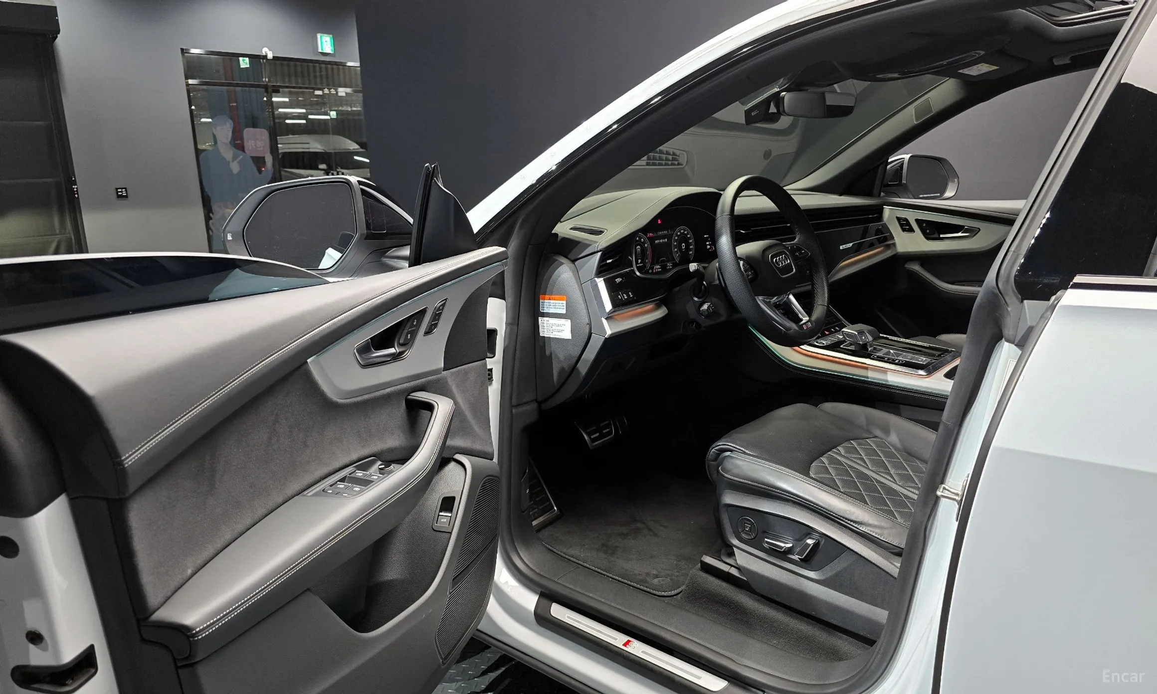 Audi Q8 (4M) превью 11