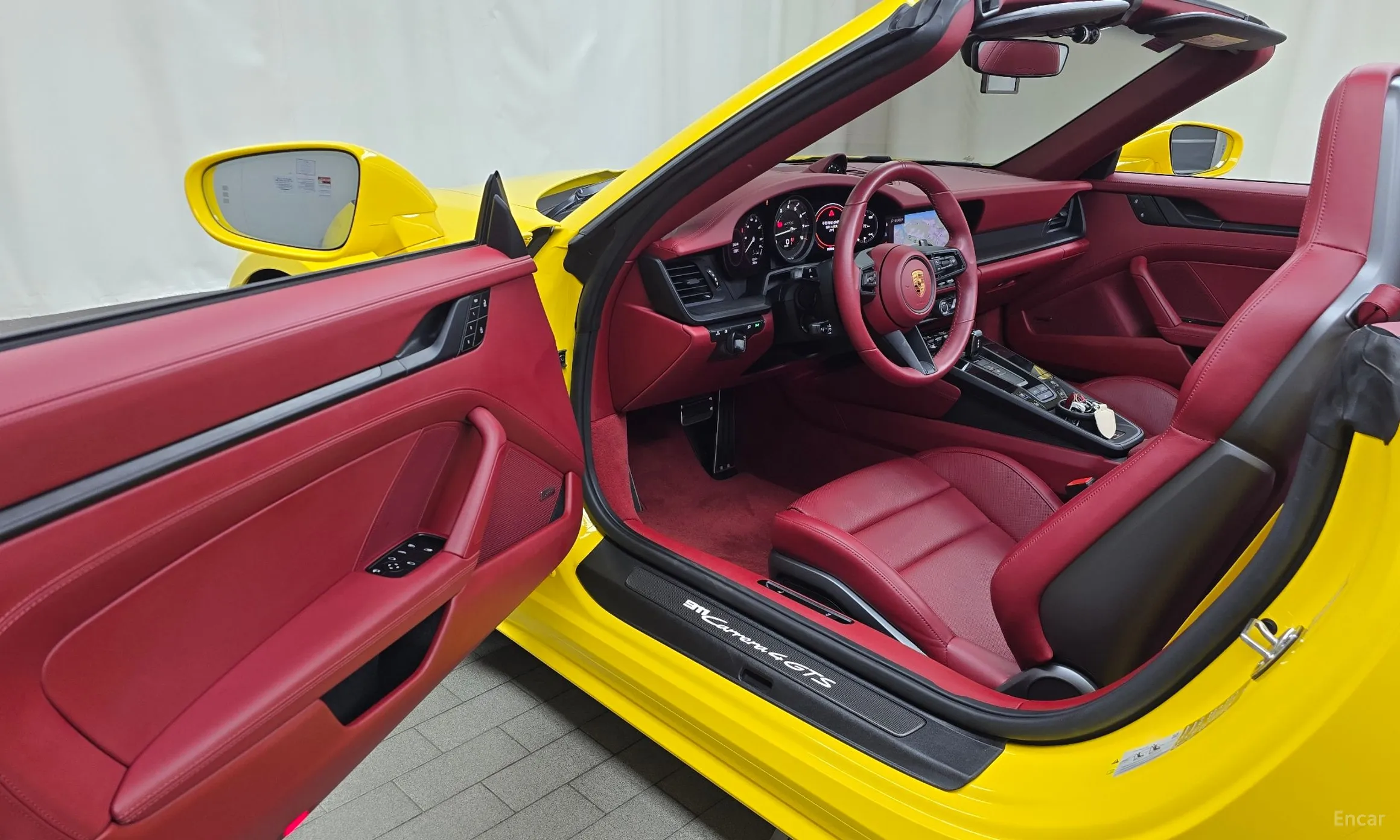 Porsche 911 (992) превью 10