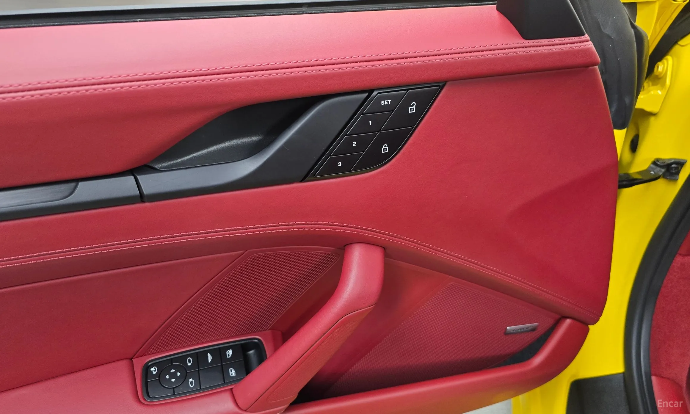 Porsche 911 (992) превью 18