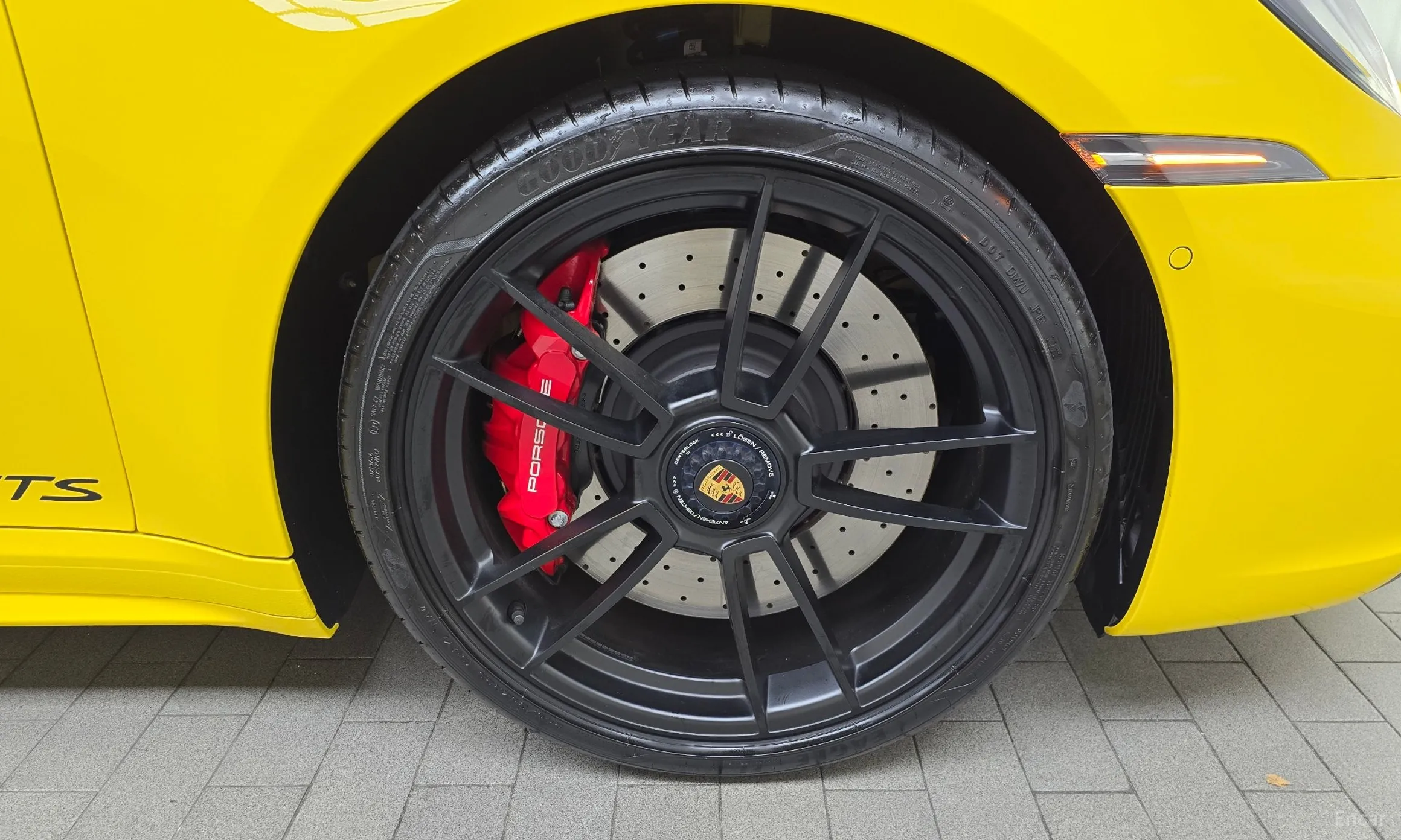Porsche 911 (992) превью 5
