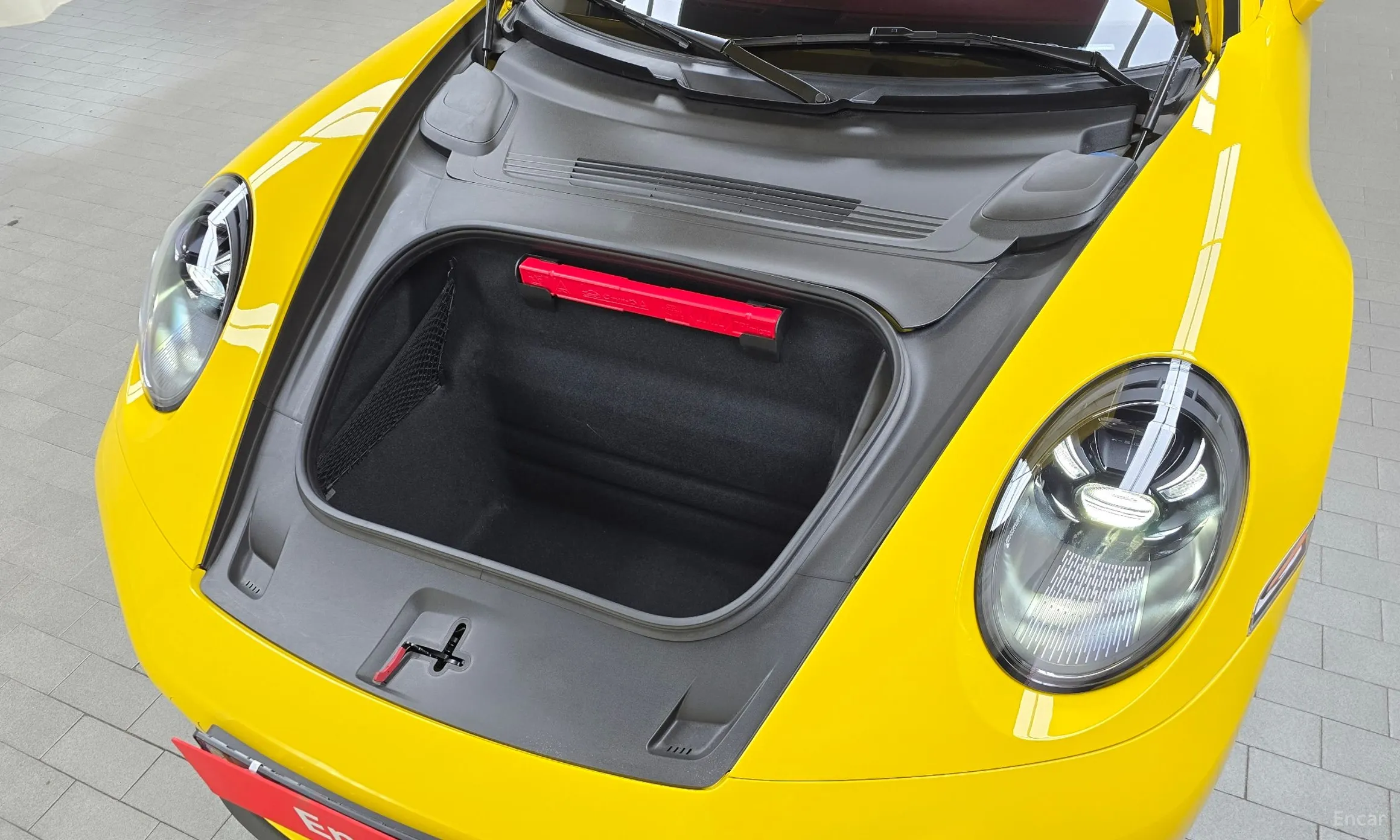 Porsche 911 (992) превью 6