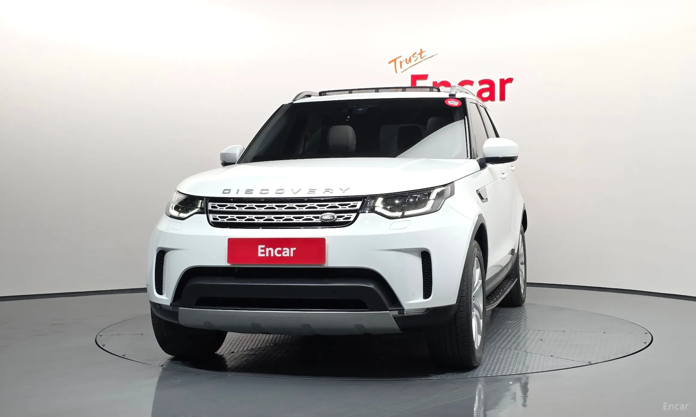 Land Rover Discovery 5 превью 3