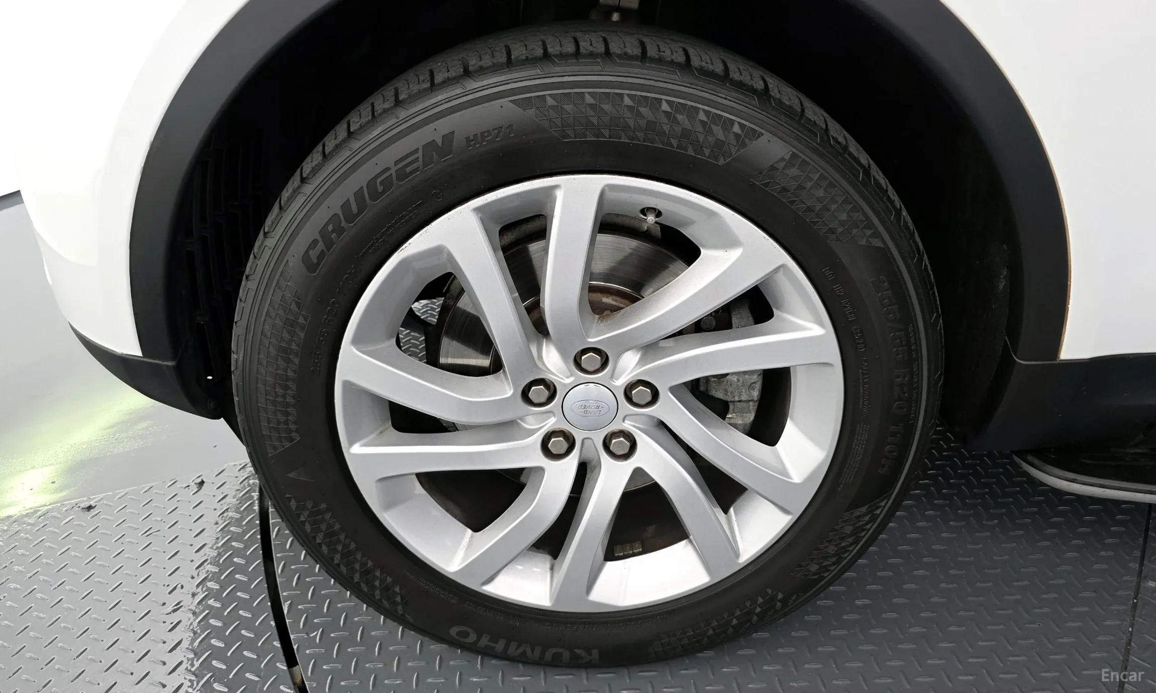 Land Rover Discovery 5 превью 5