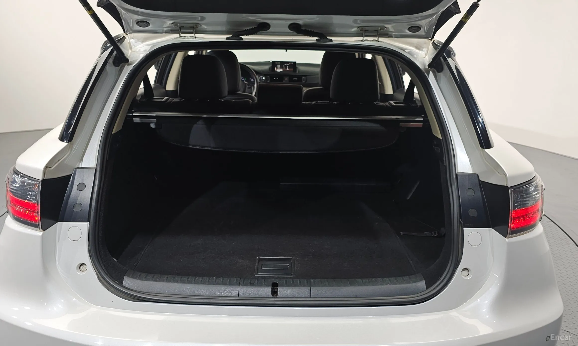 Lexus CT200h превью 20
